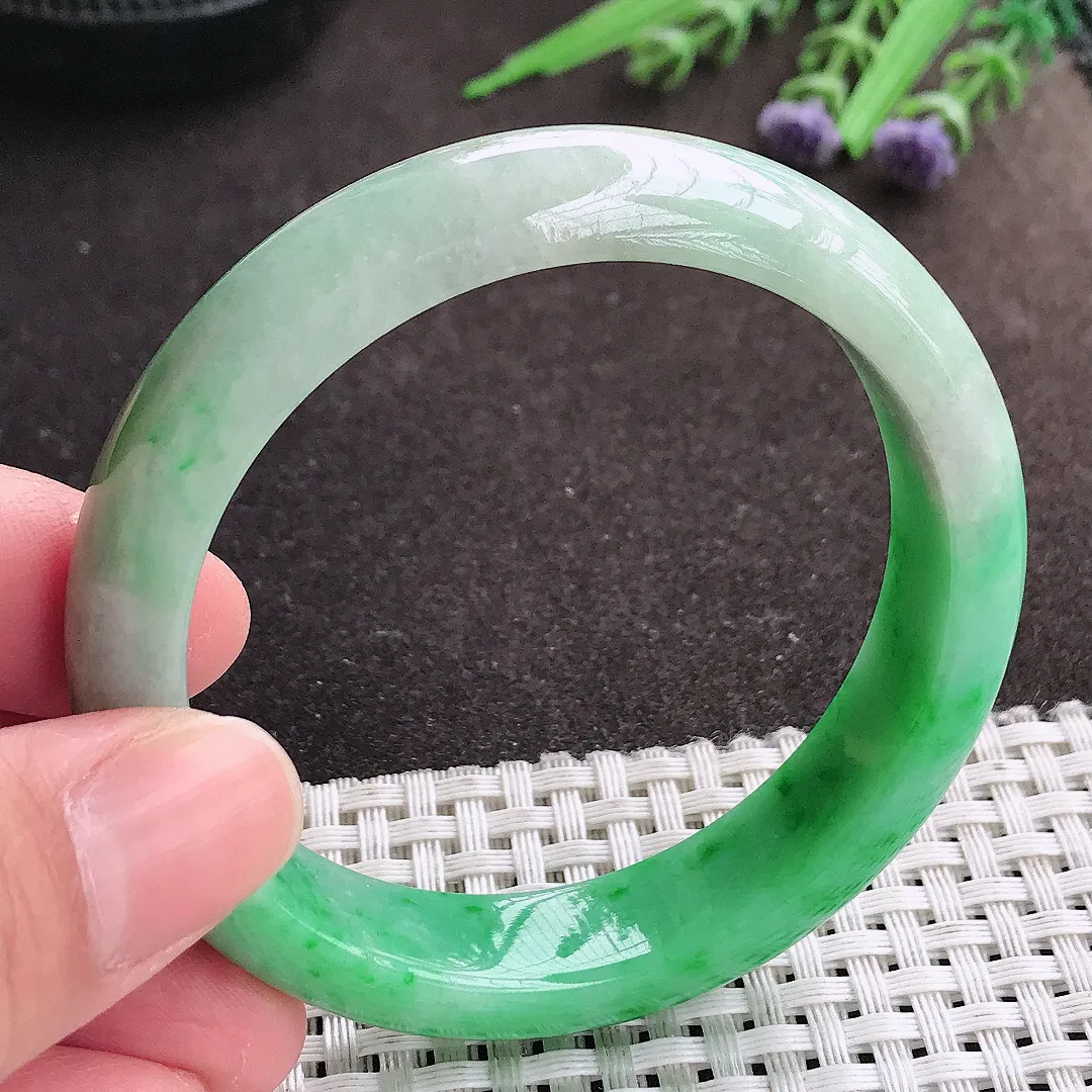 实拍A货翡翠54.5/12.5/7.8老坑精美温润飘阳绿手镯宽边翡翠玉镯女款