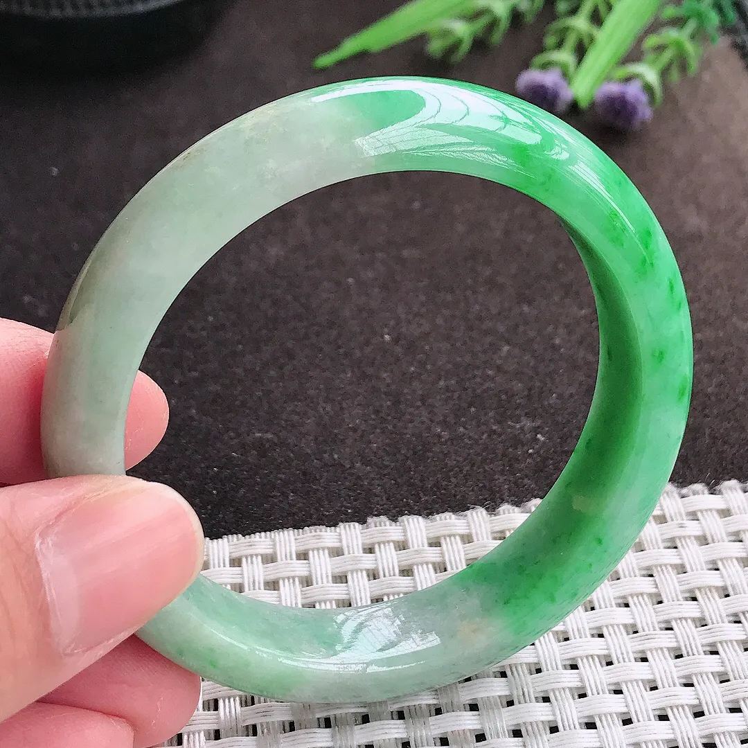 实拍A货翡翠54.5/12.5/7.8老坑精美温润飘阳绿手镯宽边翡翠玉镯女款