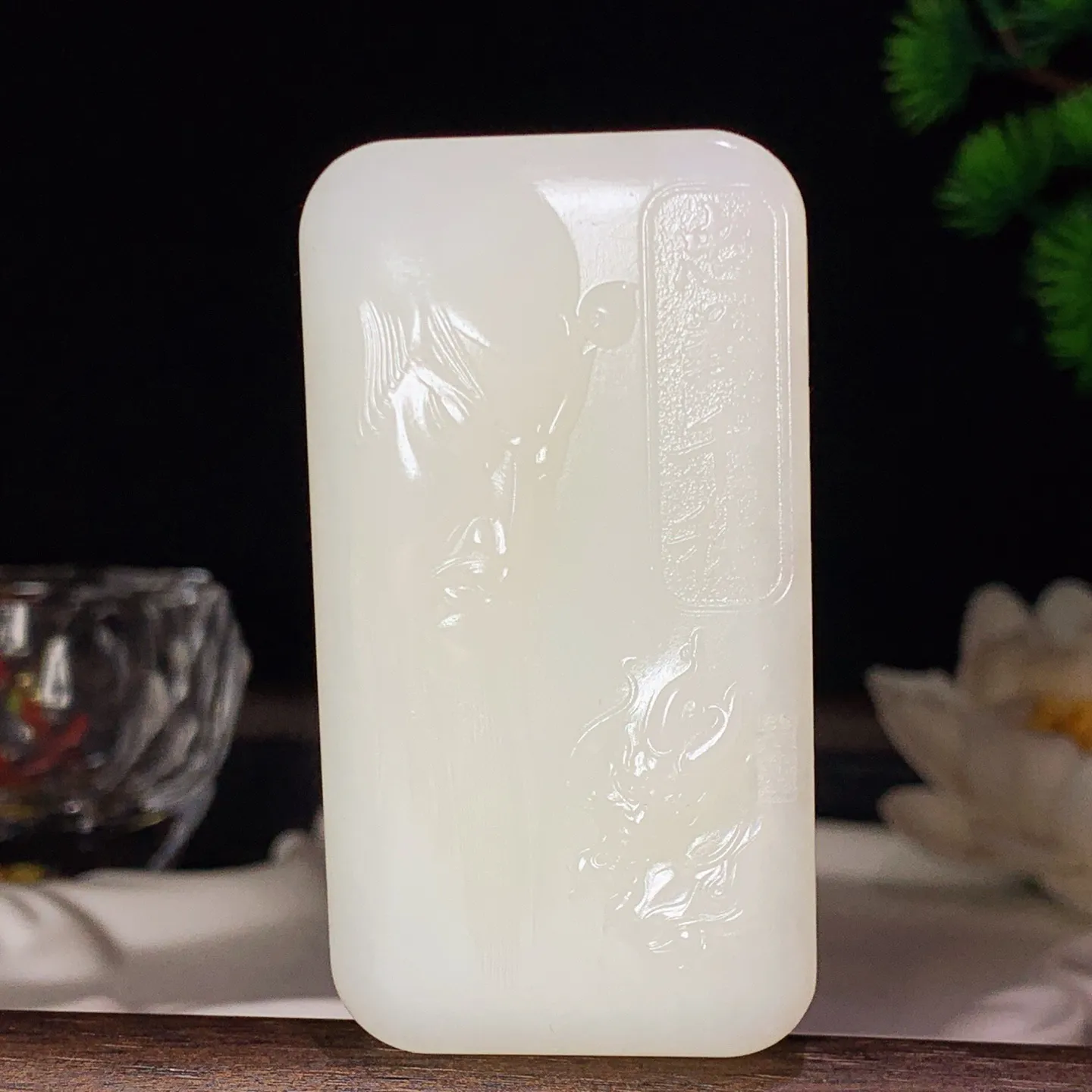 新疆和田玉羊脂白武财神关公牌子挂件 尺寸64/34/13mm重68克。玉质细腻油润。手推出油。品相大