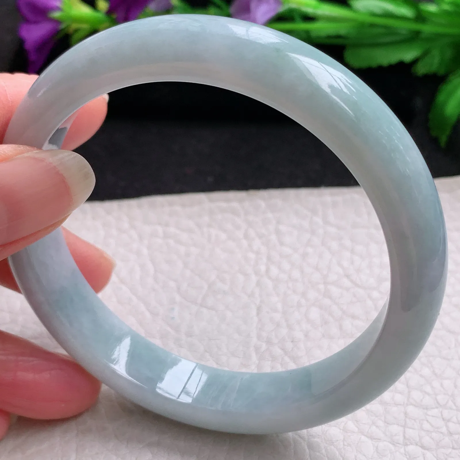 xx大圈口62*12.6*8平安镯 缅甸翡翠精美淡雅水润宽边玉手镯 玉手环