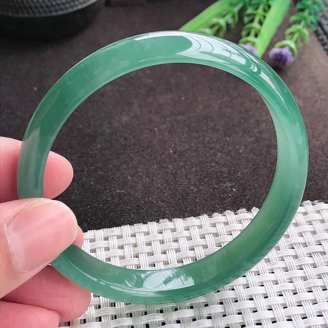 实拍A货翡翠61.5/11.8/6.2老坑冰胶果冻满色蓝韵手镯宽边翡翠玉镯女款