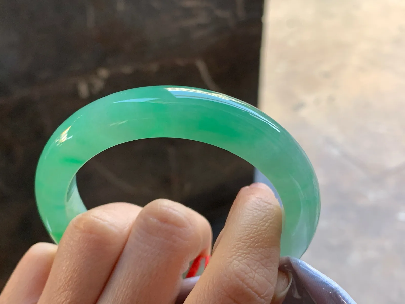 57-12.6-9.5

阳绿色手镯^_^色阳 玉质温润