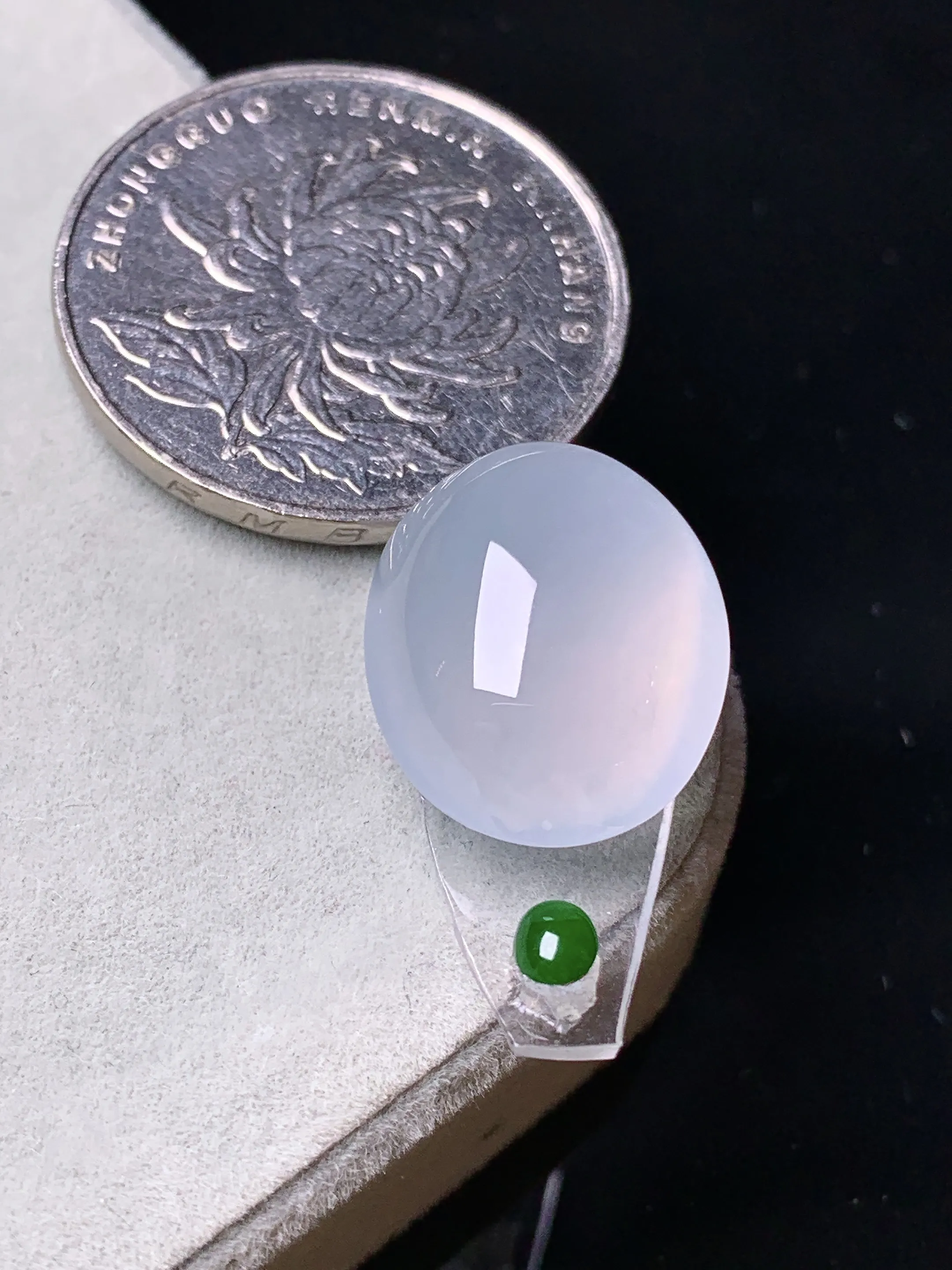 镶嵌款 冰种蛋面吊坠 玉质细腻 色泽清新艳丽 整体尺寸17.2*14*8