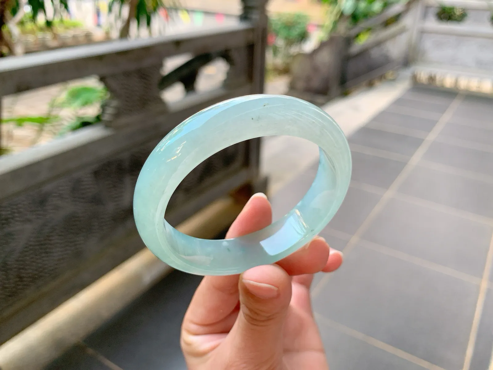 ｜54圈口
晴水飘金丝绿，水汪汪的绿丝像水里的海藻，栩栩如生灵动可爱