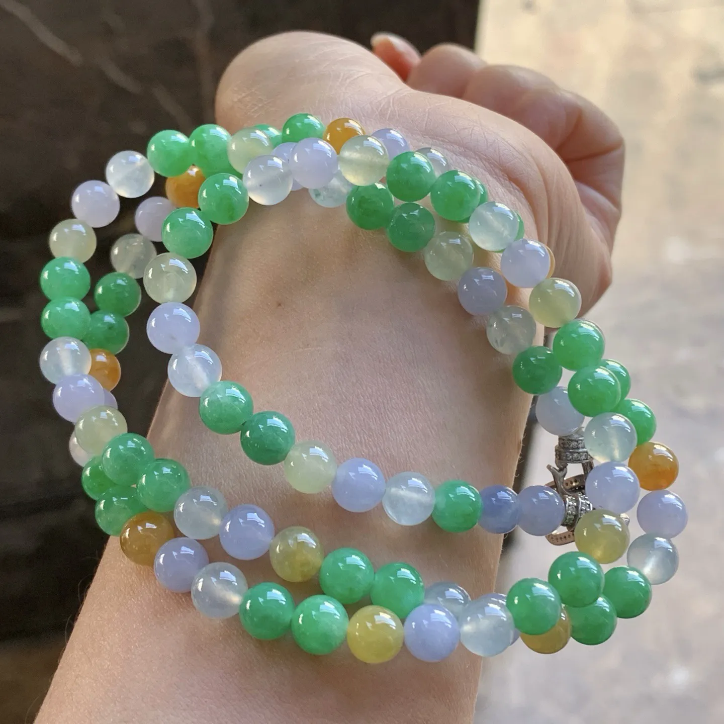 多彩珠链^_^鲜艳 玉质温润 尺寸7.5