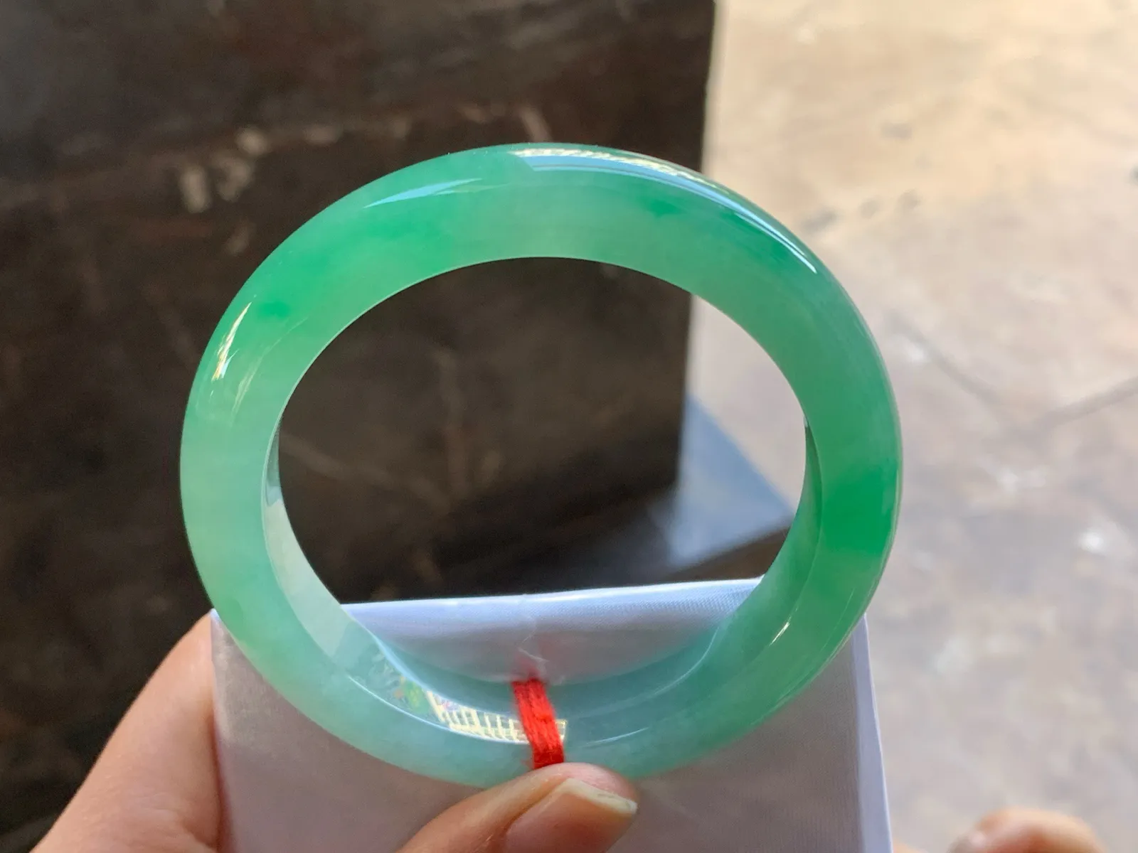 57-12.6-9.5

阳绿色手镯^_^色阳 玉质温润