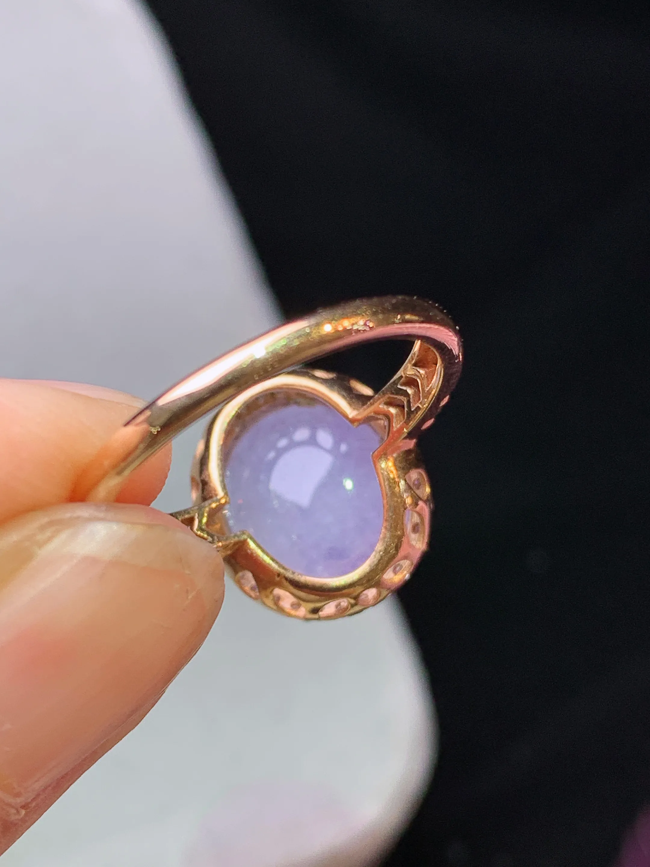 18k金钻镶嵌紫罗兰蛋面戒指 玉质细腻 色泽清新艳丽 圈口13 整体尺寸13.2*11.5*9.6