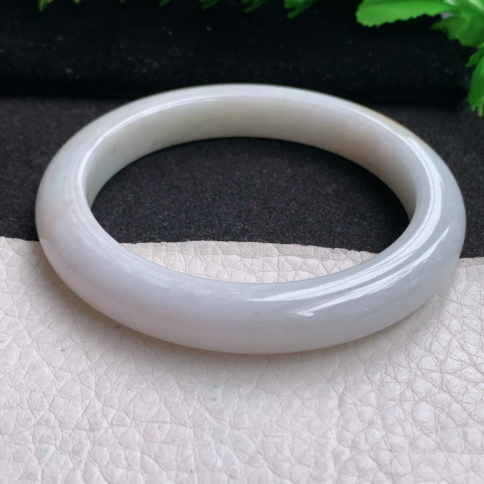 nr实拍58*10.2*9平安镯 缅甸翡翠精美双采宽边玉手镯 玉手环