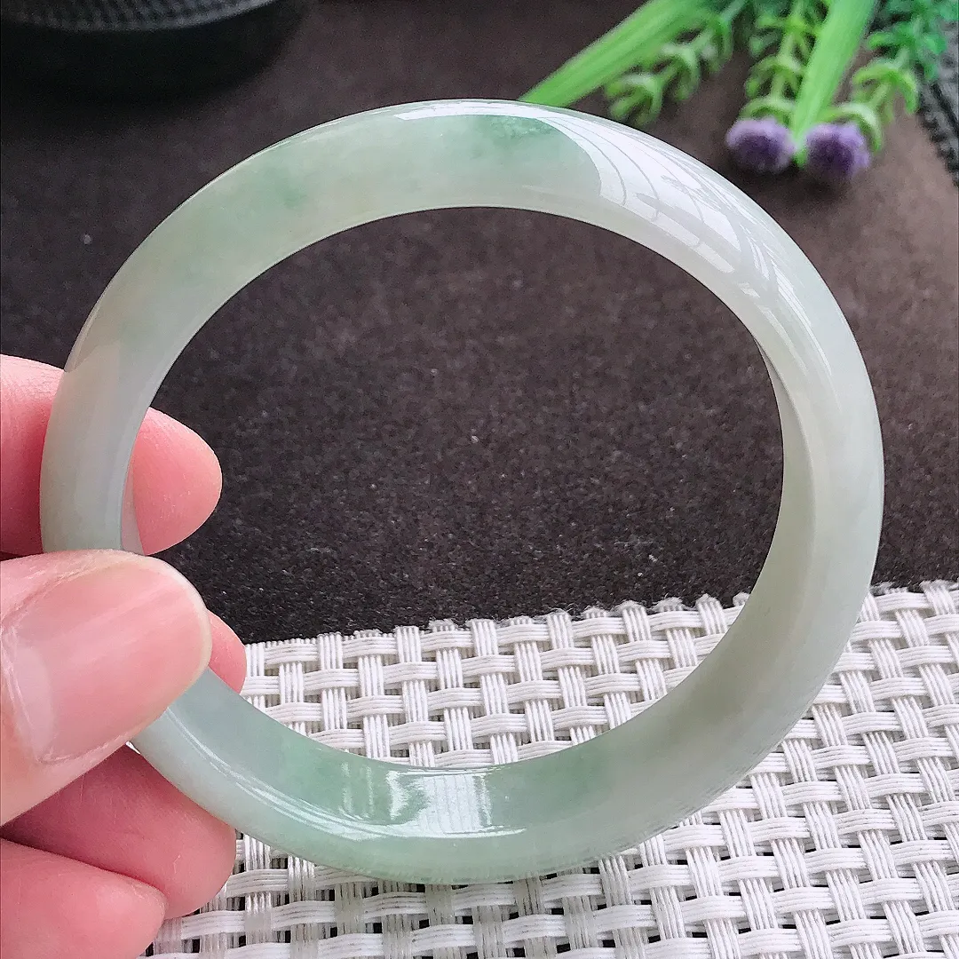 实拍A货翡翠57.8/13.8/7.3老坑精美温润飘花手镯宽边翡翠玉镯女款