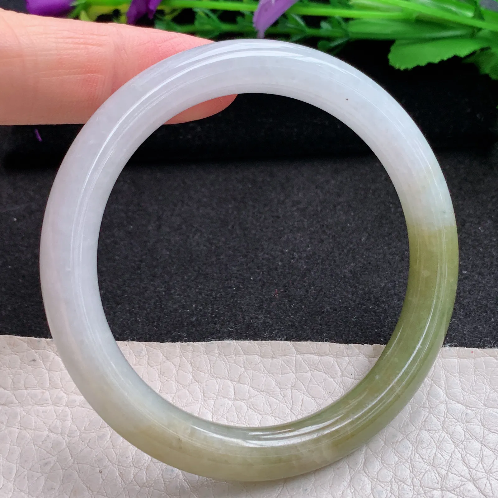 z实拍55*8.5美人镯 缅甸翡翠精美冰双彩秀气圆条玉手镯 叮当镯