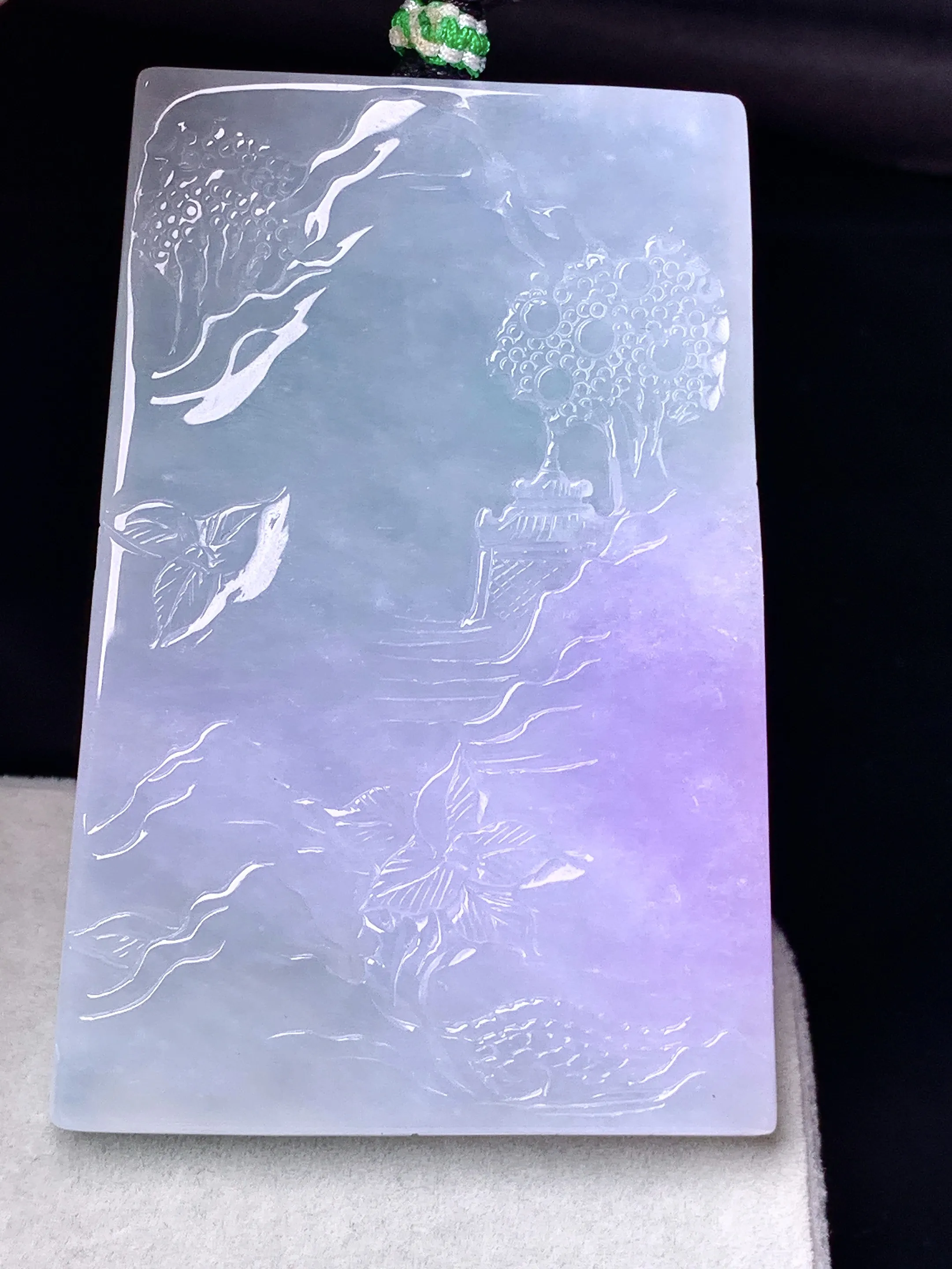 淡春彩山水牌子吊坠 玉质细腻 色泽清新艳丽 整体尺寸60.5*40.8*6.5