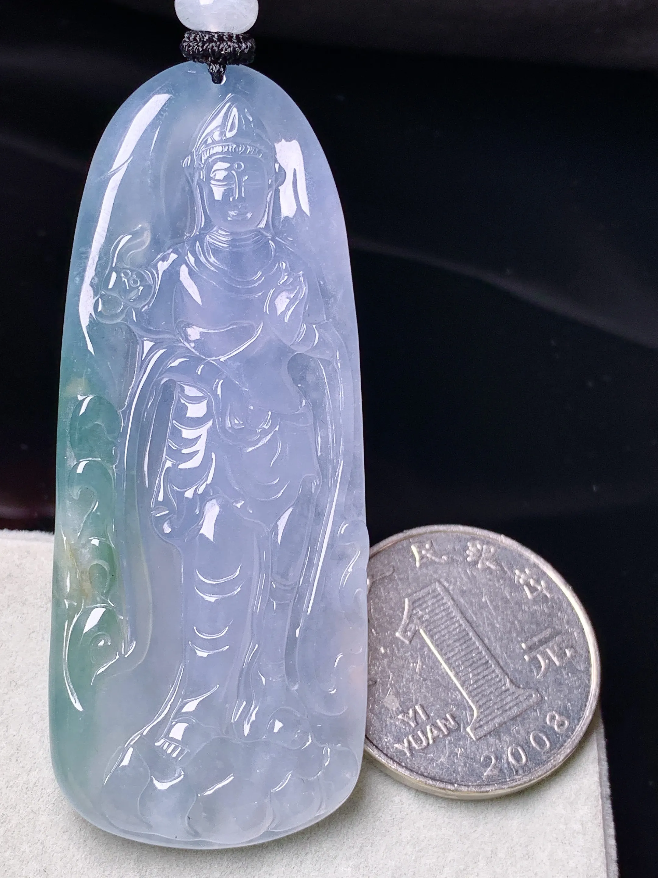 飘绿观音菩萨吊坠 玉质细腻 色泽清新艳丽 整体尺寸64.6*26*5.2