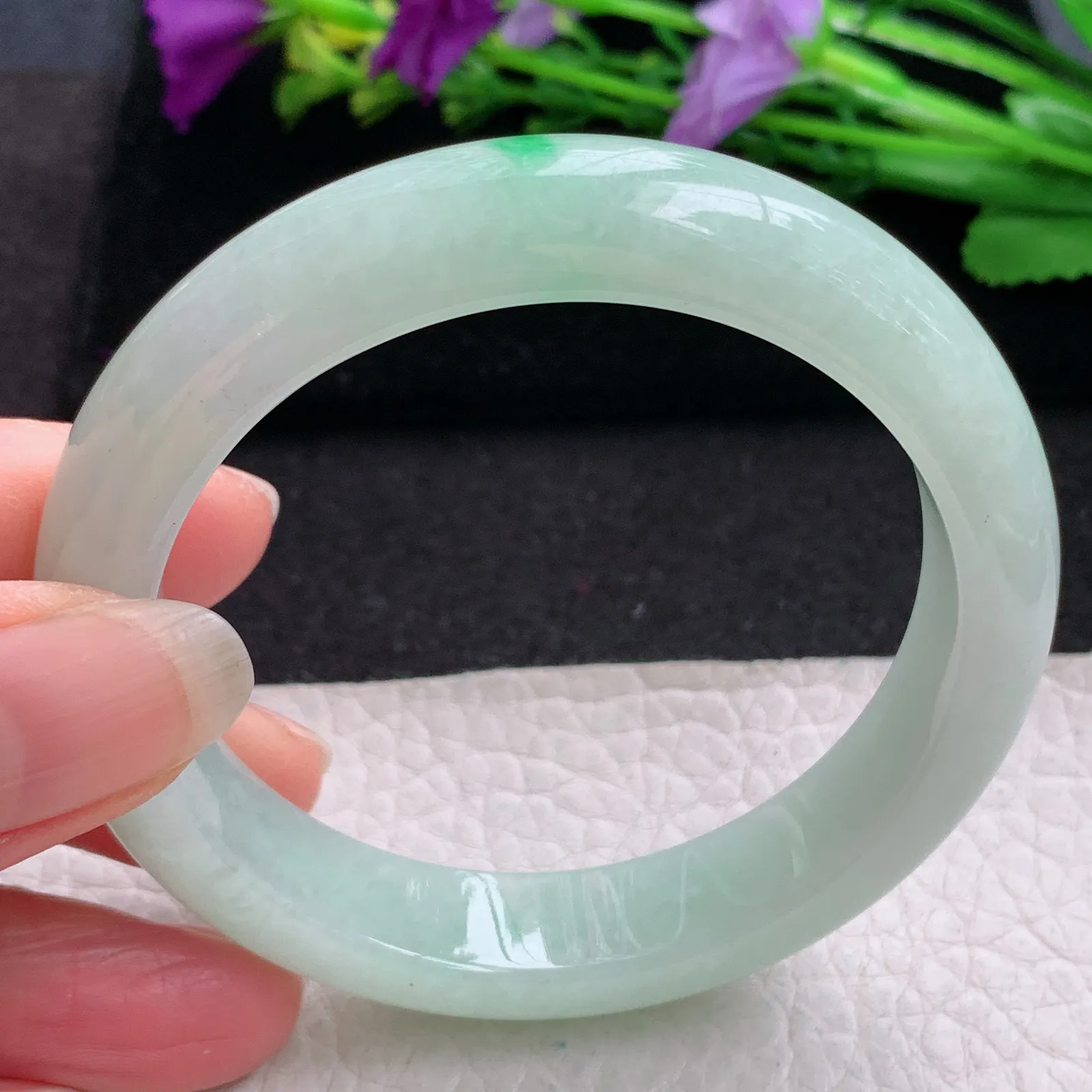 ee实拍55*12*8平安镯 缅甸翡翠精美甜绿底飘阳绿玉手镯 玉手环