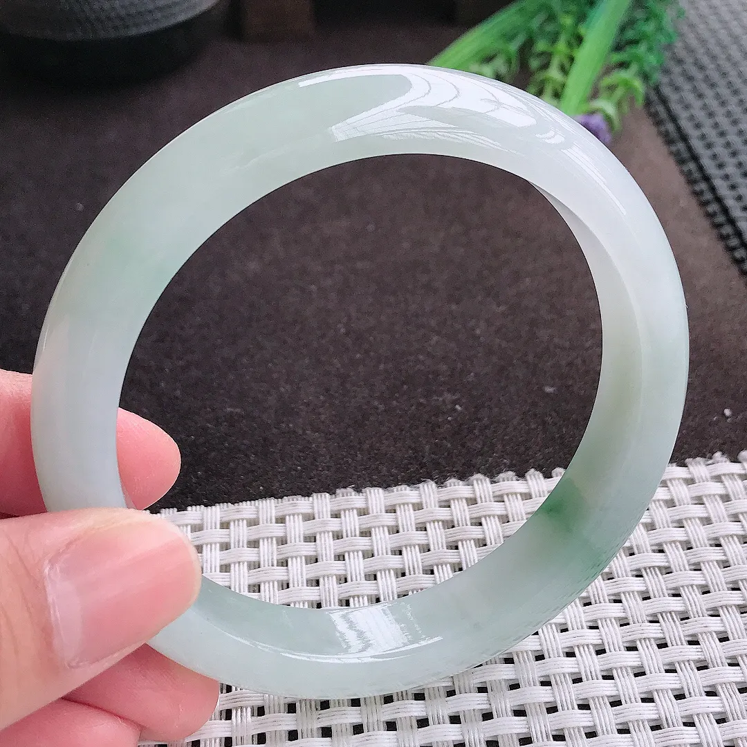 实拍A货翡翠63/12.6/8.6大圈口老坑冰胶水灵飘花手镯宽边翡翠玉镯女款