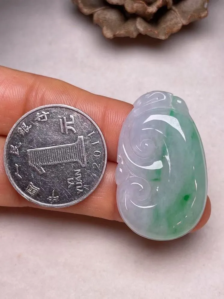 冰糯种飘绿【如意】吊坠，种水好，玉质细腻 ，卖相好
