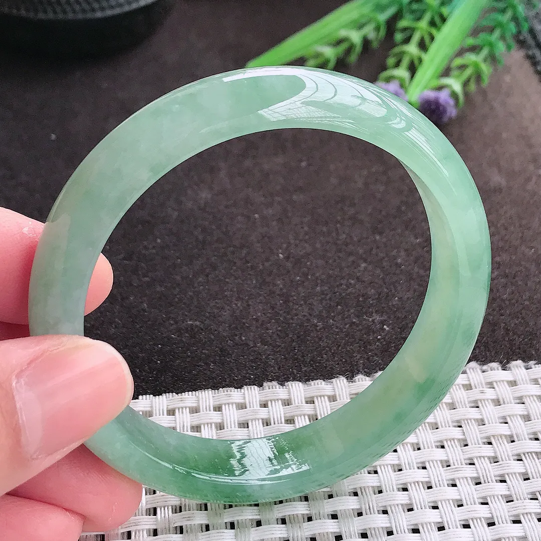 实拍A货翡翠57/12.5/7.3老坑冰胶水灵冰晴满绿手镯宽边翡翠玉镯女款