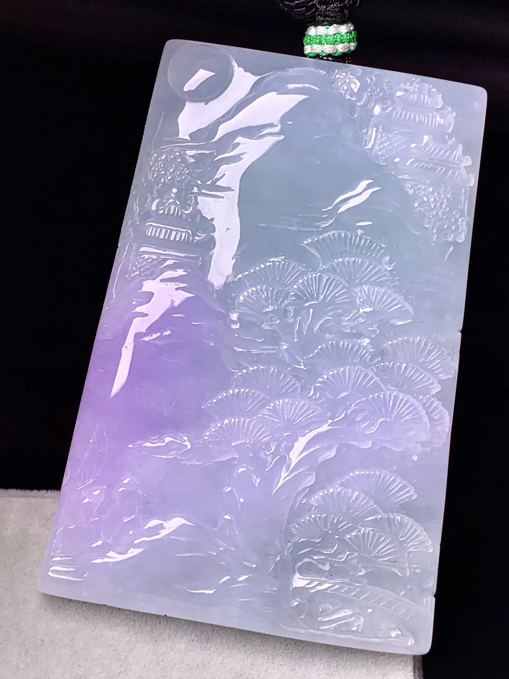 淡春彩山水牌子吊坠 玉质细腻 色泽清新艳丽 整体尺寸60.5*40.8*6.5