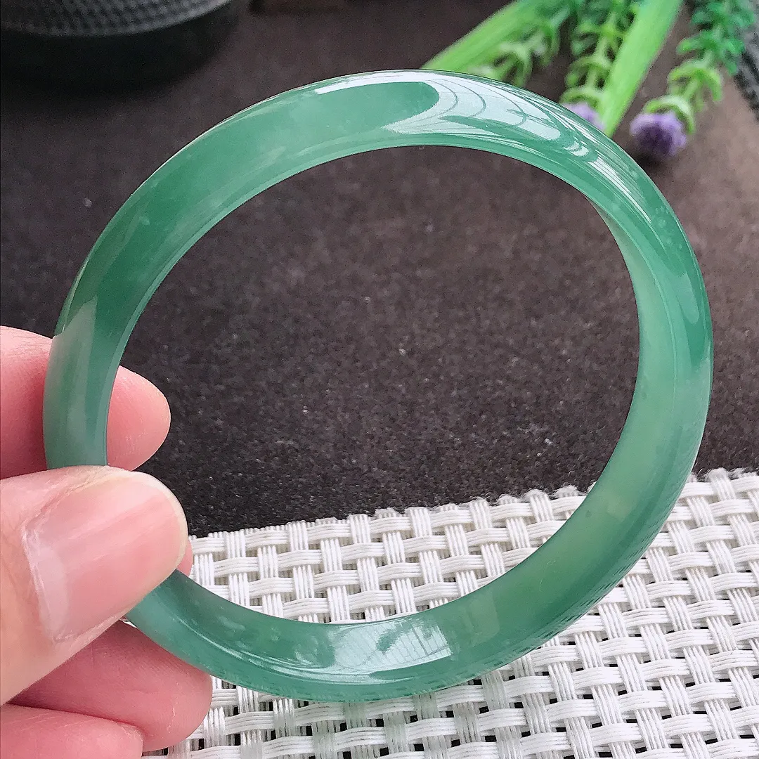 实拍A货翡翠61.5/11.8/6.2老坑冰胶果冻满色蓝韵手镯宽边翡翠玉镯女款