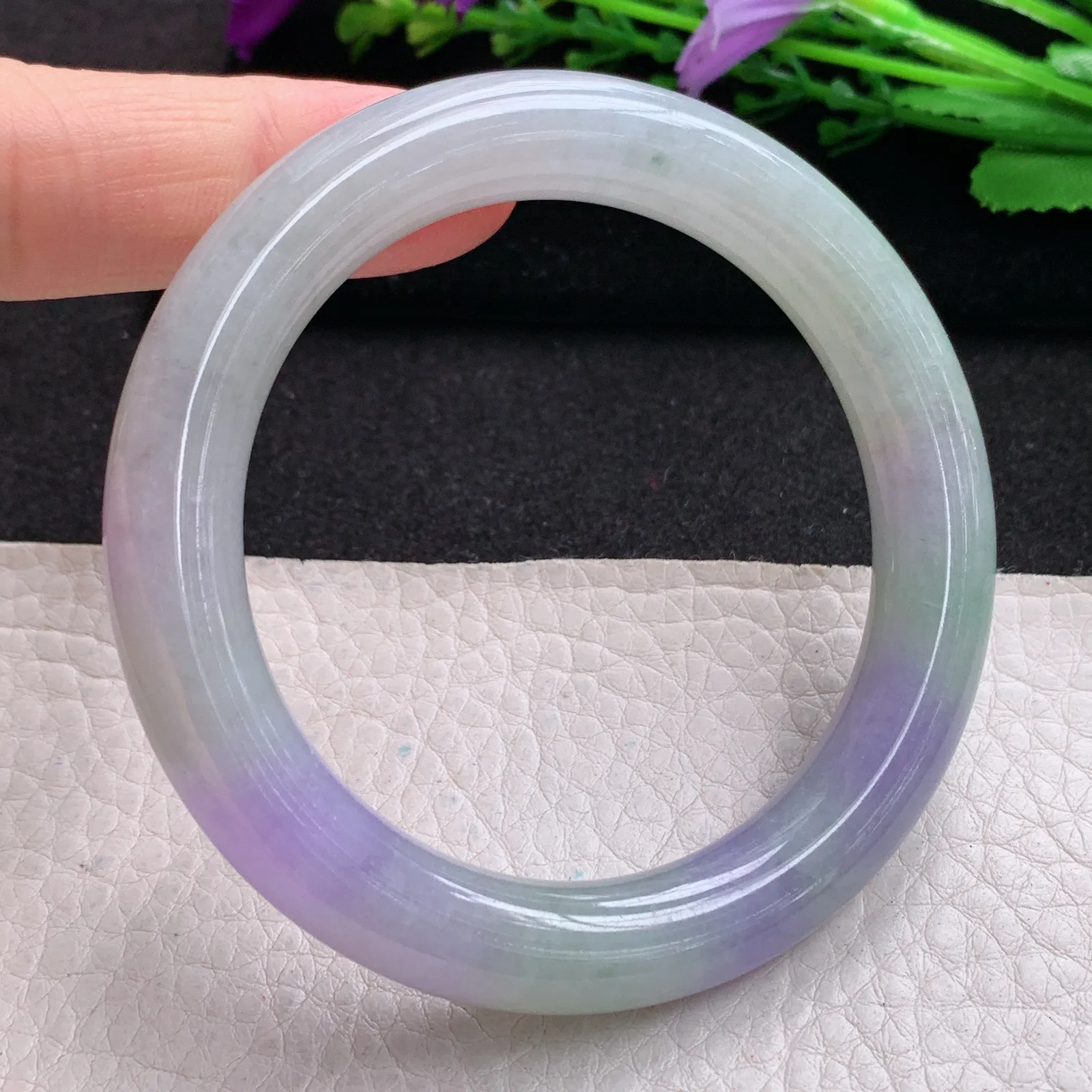 p实拍54*10美人镯 缅甸翡翠精美冰胶秀气春带彩圆条玉手镯 叮当镯