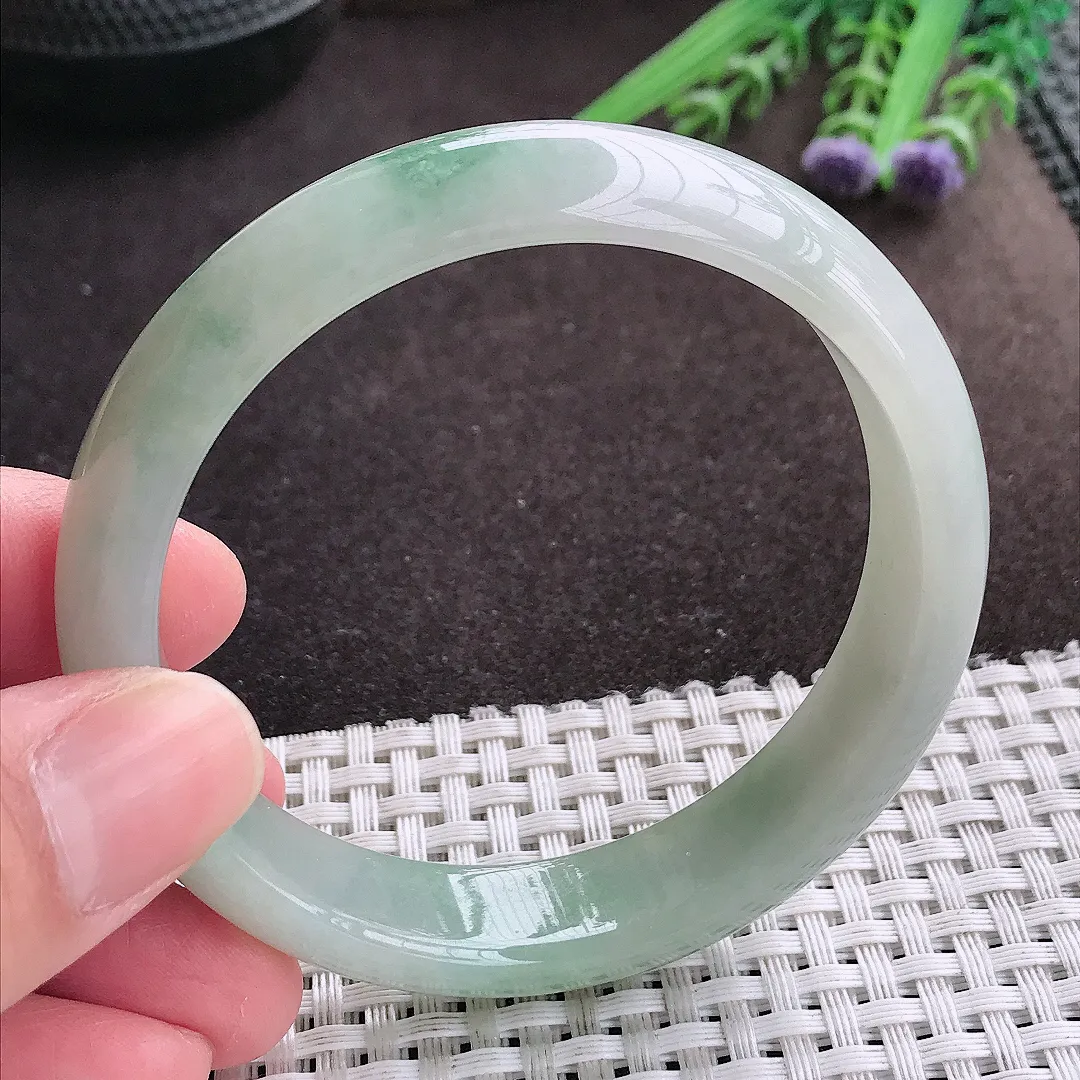 实拍A货翡翠57.8/13.8/7.3老坑精美温润飘花手镯宽边翡翠玉镯女款