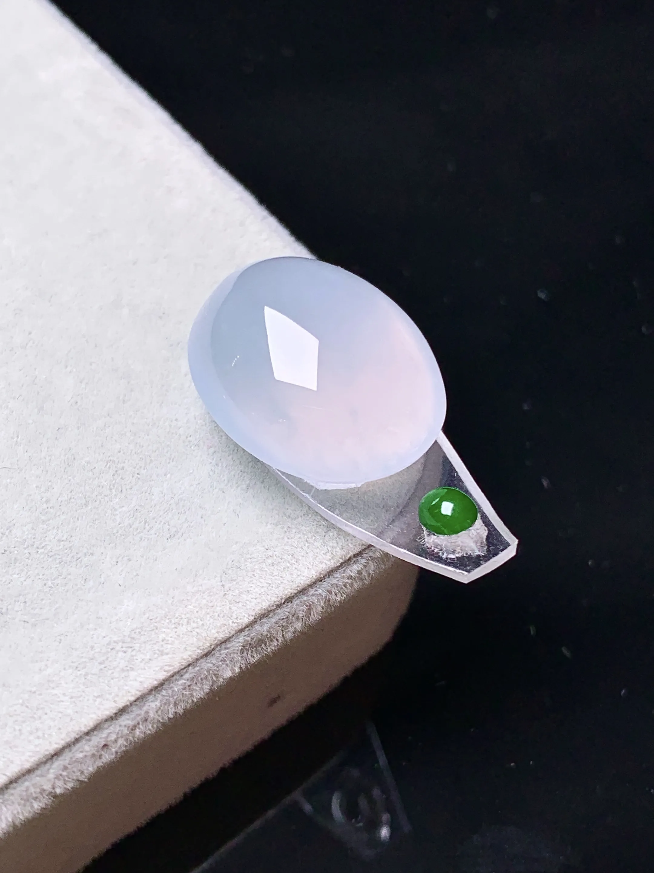 镶嵌款 冰种蛋面吊坠 玉质细腻 色泽清新艳丽 整体尺寸17.2*14*8