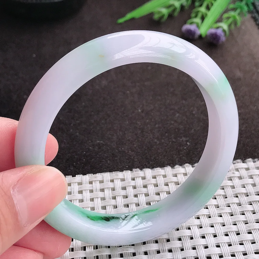 实拍A货翡翠56/11.8/8.3老坑秀气飘绿手镯宽边翡翠玉镯女款