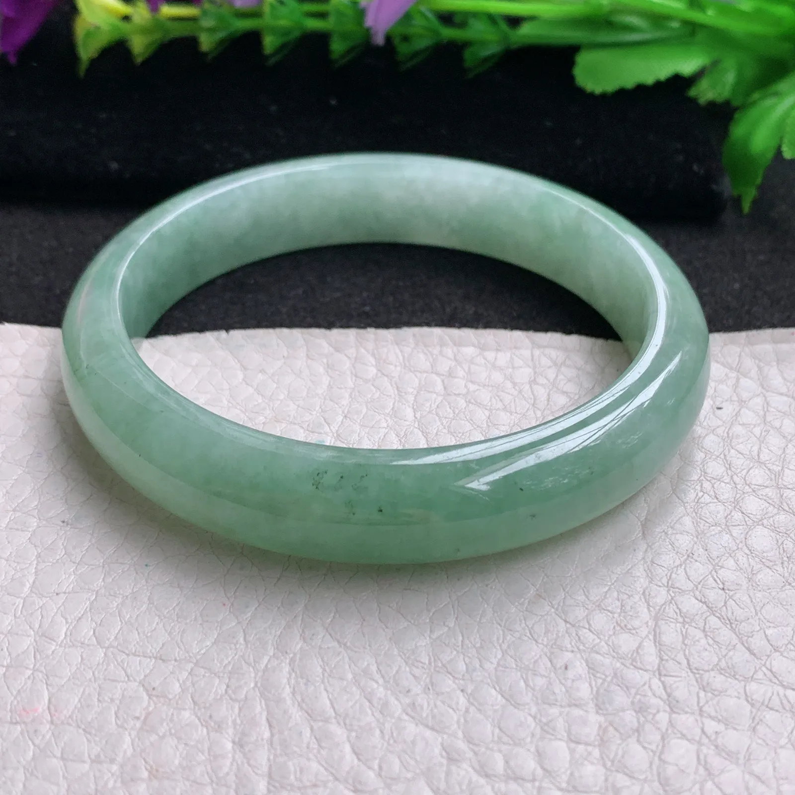 nr大圈口60*12.3*7.8平安镯 缅甸翡翠精美油绿胶感？宽边玉手镯 玉手环