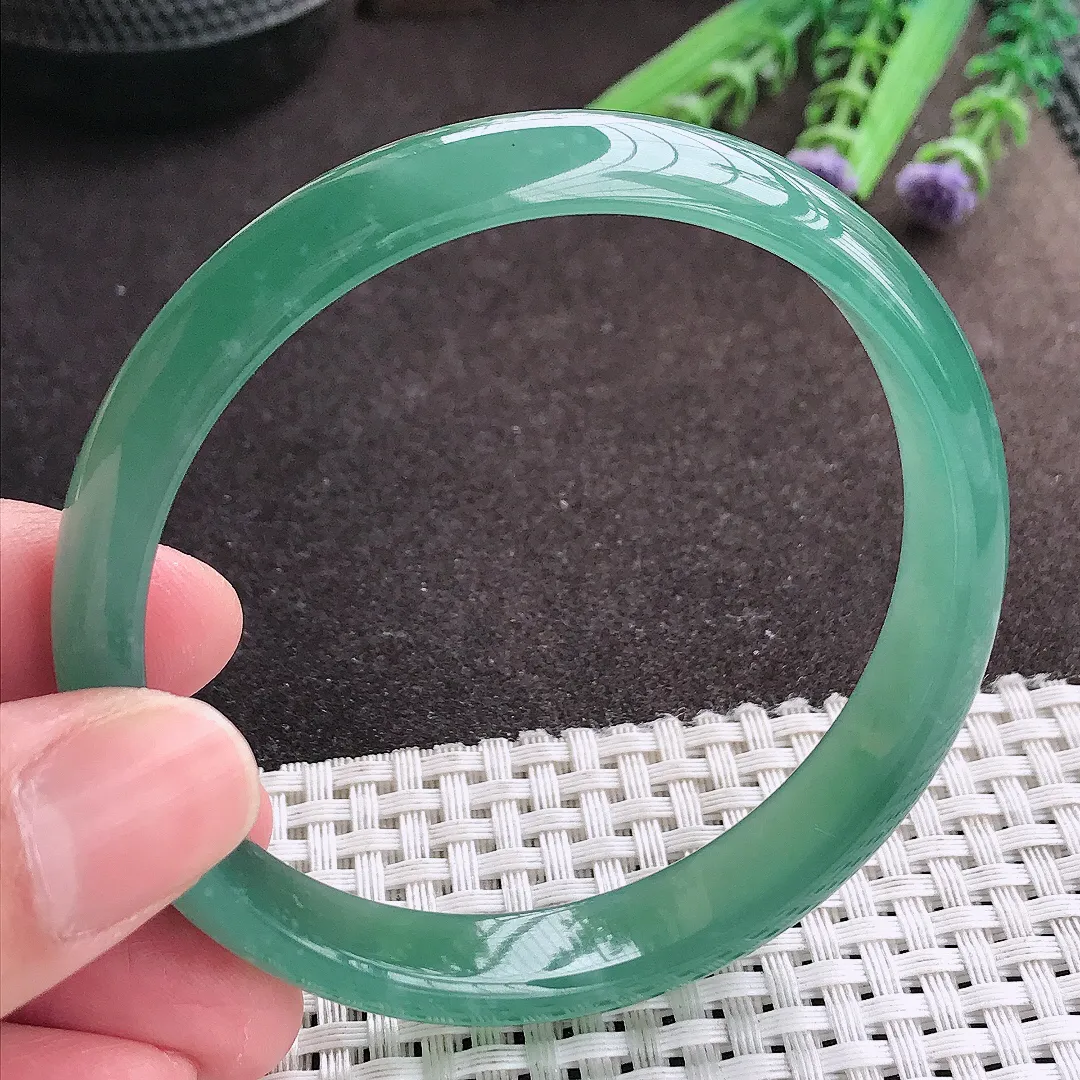 实拍A货翡翠61.5/11.8/6.2老坑冰胶果冻满色蓝韵手镯宽边翡翠玉镯女款