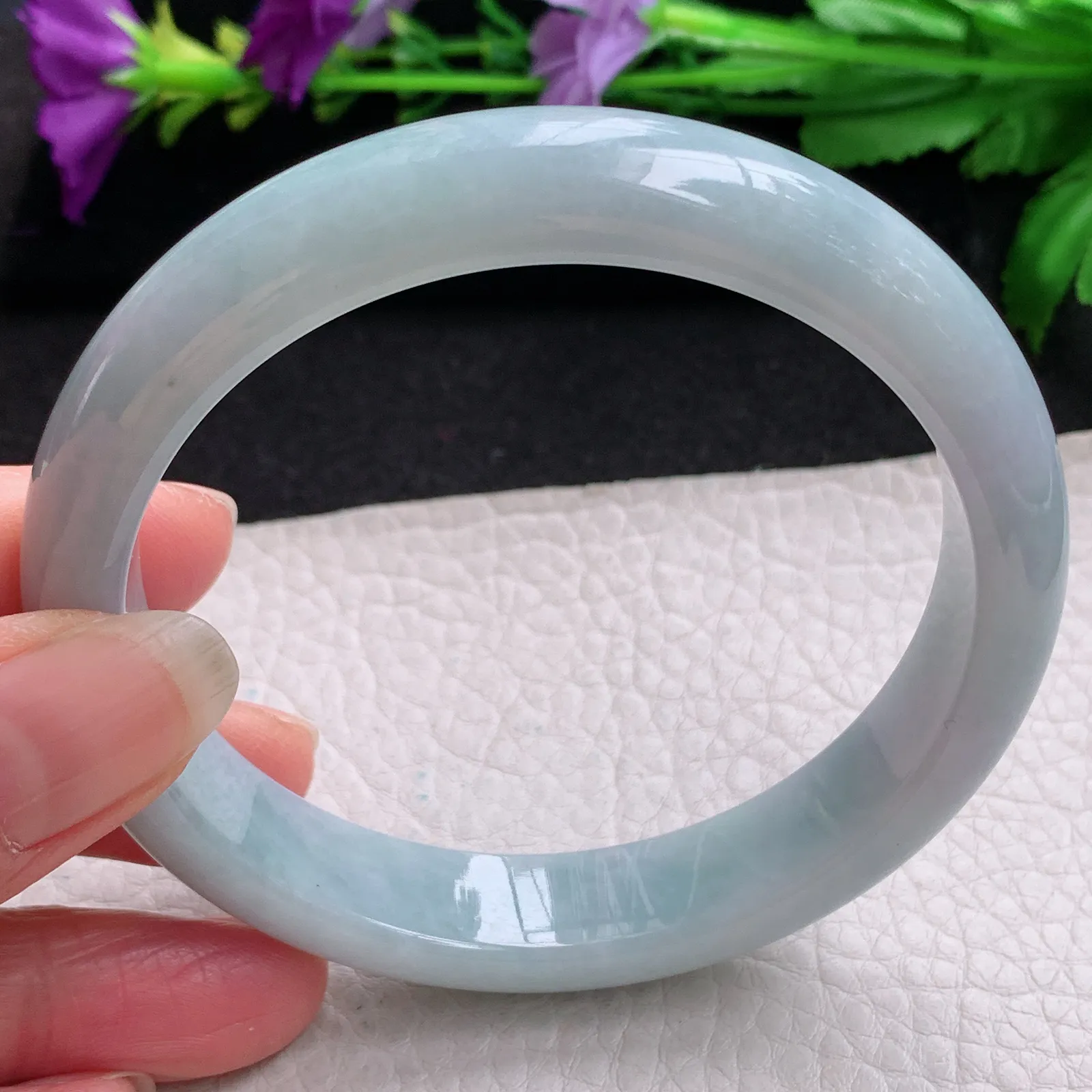 xx大圈口62*12.6*8平安镯 缅甸翡翠精美淡雅水润宽边玉手镯 玉手环