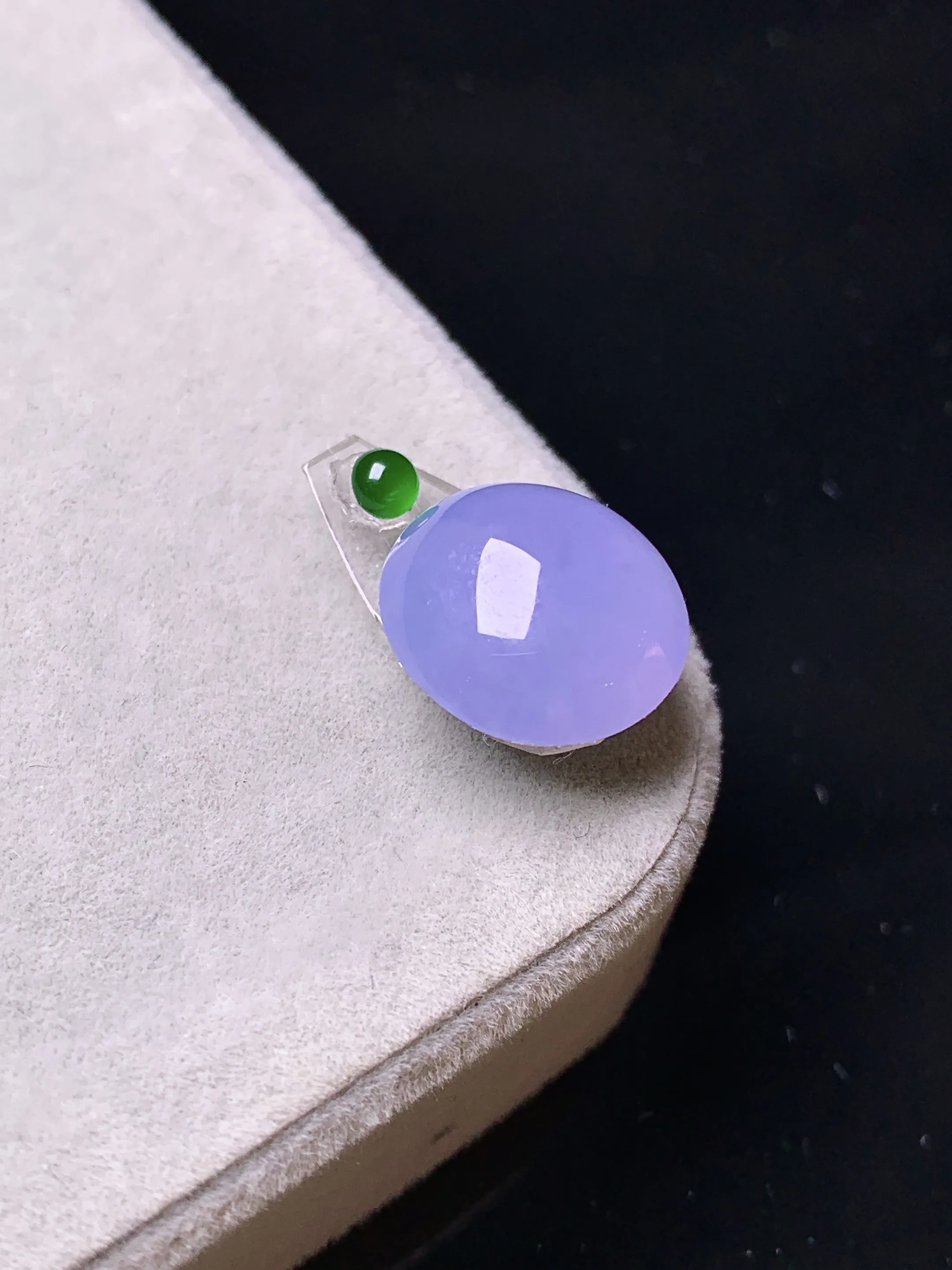 镶嵌款 紫罗兰蛋面吊坠 玉质细腻 色泽清新艳丽 整体尺寸12*11.3*6.2