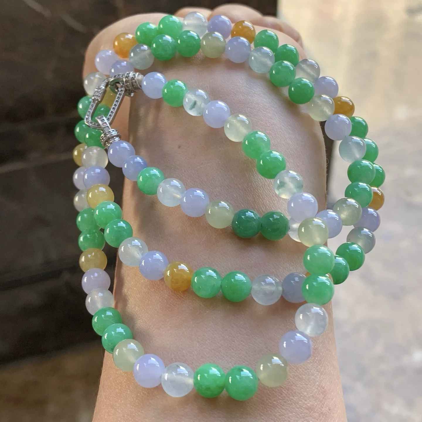 多彩珠链^_^鲜艳 玉质温润 尺寸7.5