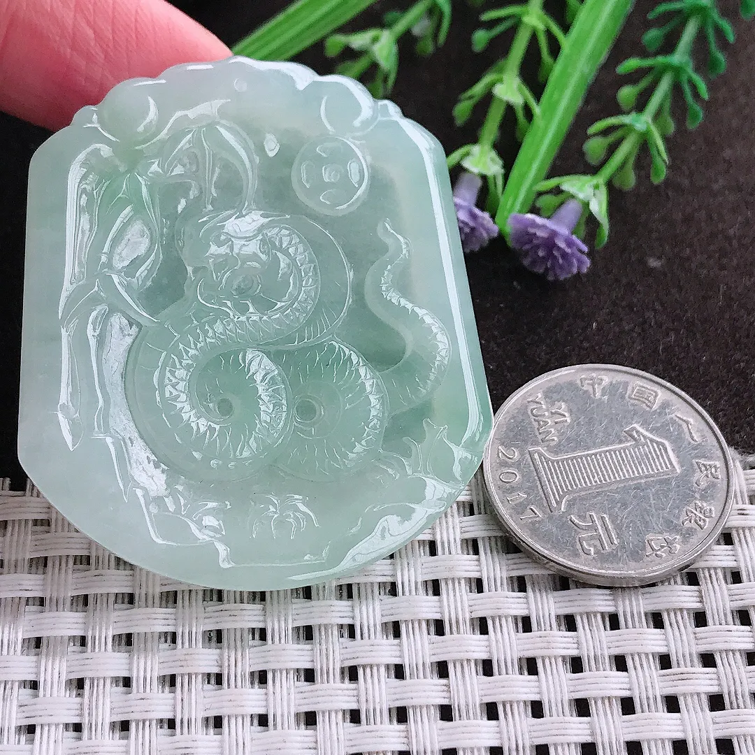 实拍A货翡翠50.8/45/5老坑冰胶水灵冰晴绿生肖蛇牌吊坠翡翠挂件