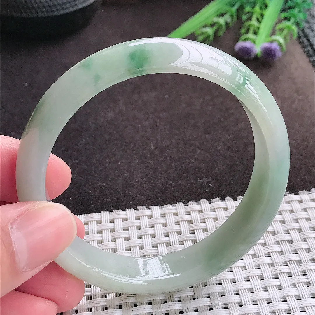 实拍A货翡翠57.8/13.8/7.3老坑精美温润飘花手镯宽边翡翠玉镯女款
