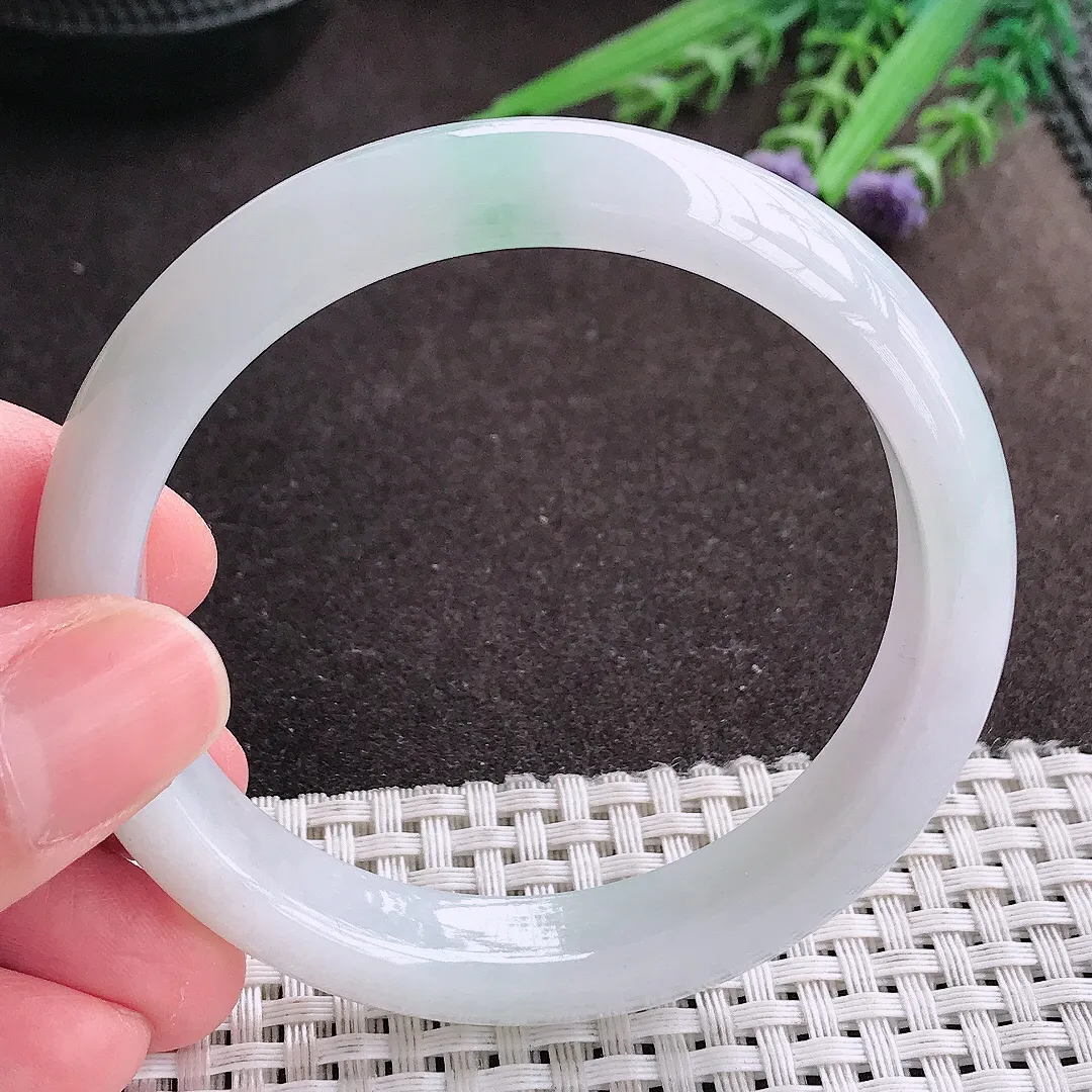 实拍A货翡翠57/11.5/7.8老坑冰纯起胶月光白手镯宽边翡翠玉镯女款