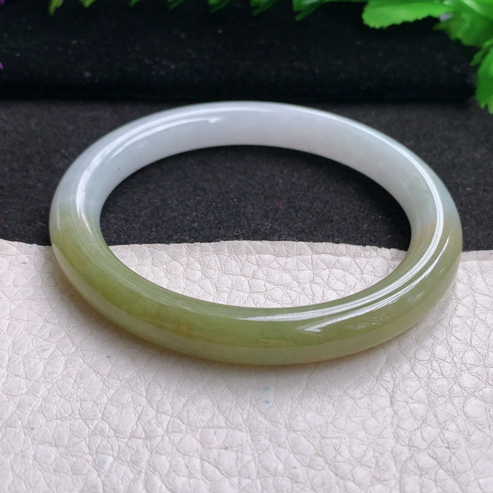 z实拍55*8.5美人镯 缅甸翡翠精美冰双彩秀气圆条玉手镯 叮当镯