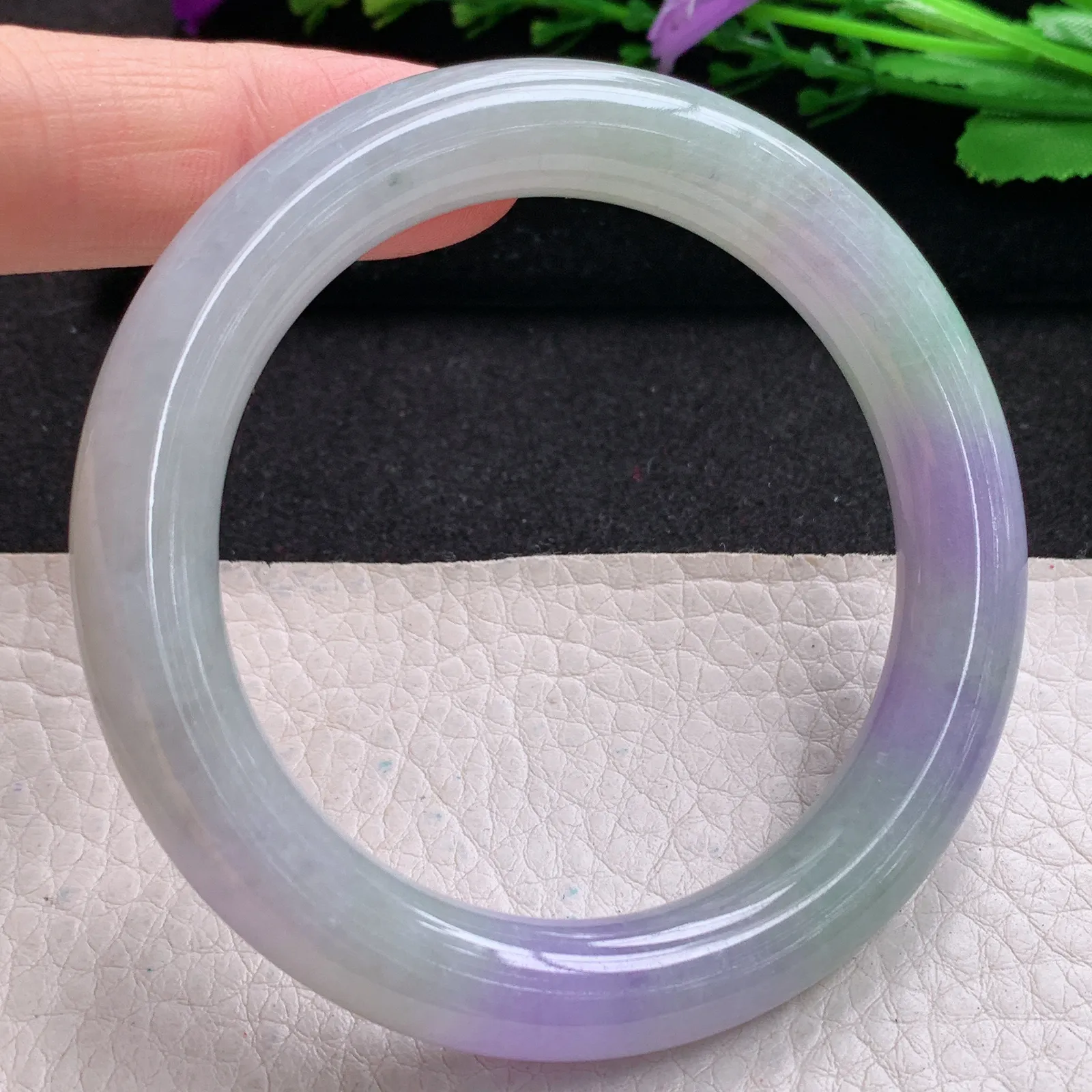 p实拍54*10美人镯 缅甸翡翠精美冰胶秀气春带彩圆条玉手镯 叮当镯