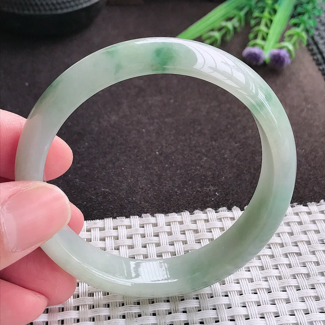 实拍A货翡翠57.8/13.8/7.3老坑精美温润飘花手镯宽边翡翠玉镯女款