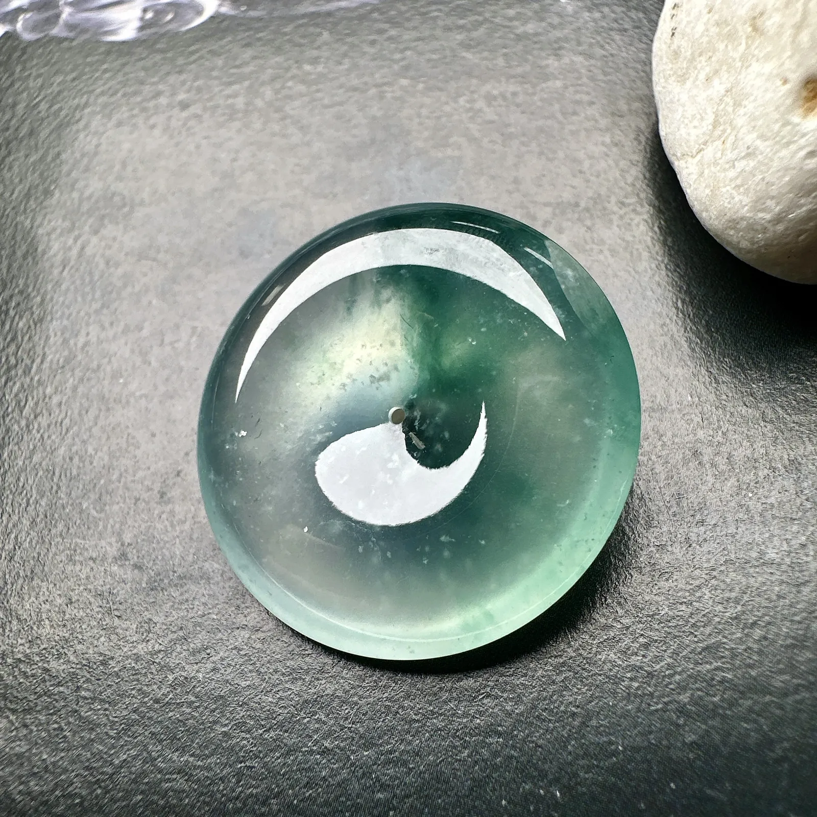 【冰种飘花平安扣】质地细腻冰润，品质很好，冰感十足，胶感明显，收藏品质