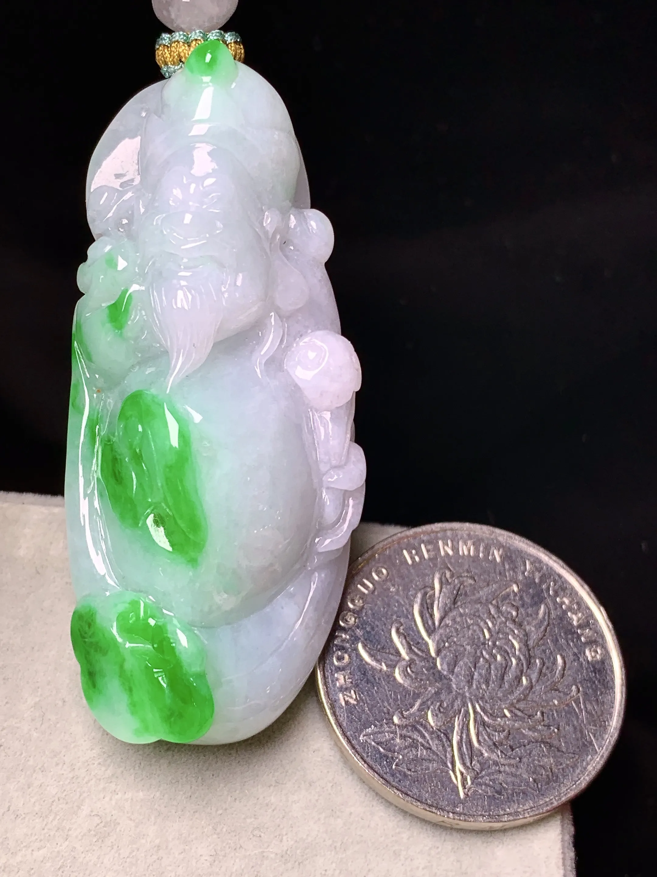 飘绿财神爷吊坠 玉质细腻 色泽清新艳丽 整体尺寸51.5*22.6*12.5