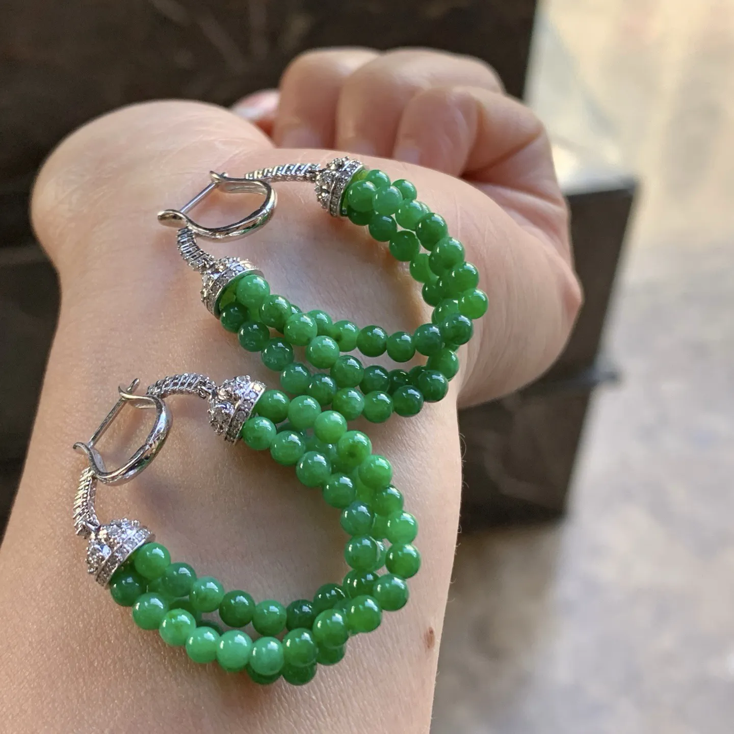 金钻镶嵌辣绿色耳坠^_^鲜艳 浓郁 尺寸3.5