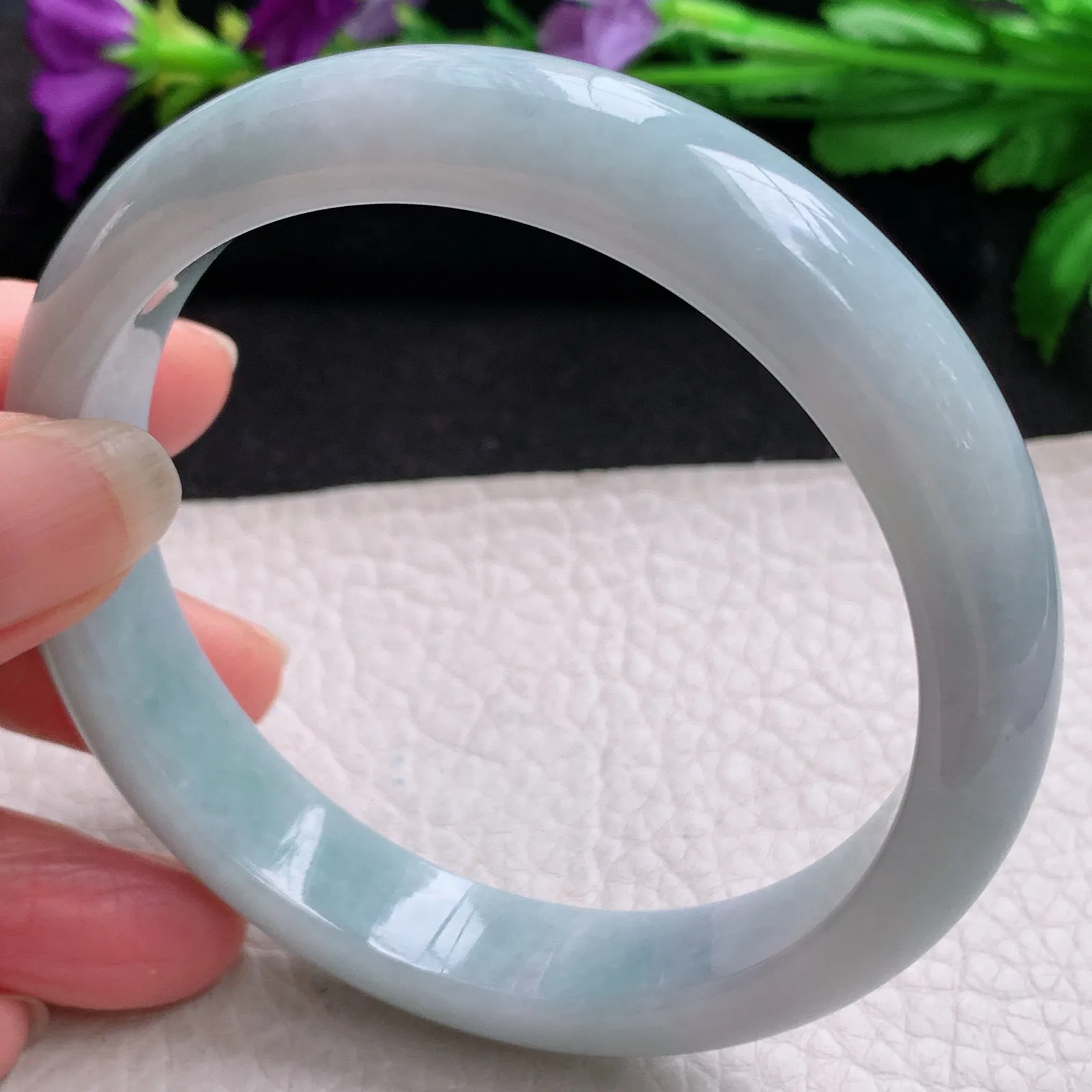 xx大圈口62*12.6*8平安镯 缅甸翡翠精美淡雅水润宽边玉手镯 玉手环