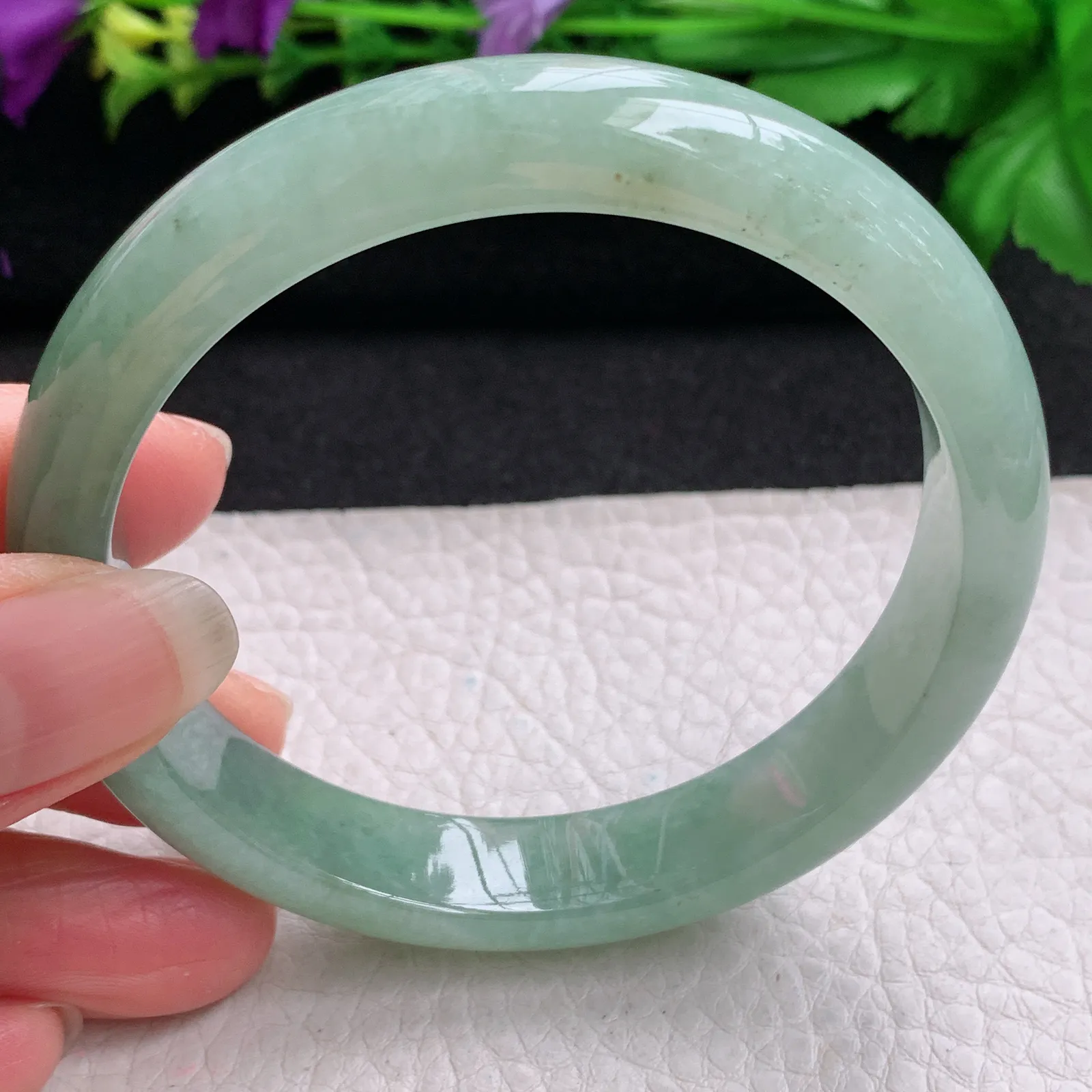 nr大圈口60*12.3*7.8平安镯 缅甸翡翠精美油绿胶感？宽边玉手镯 玉手环