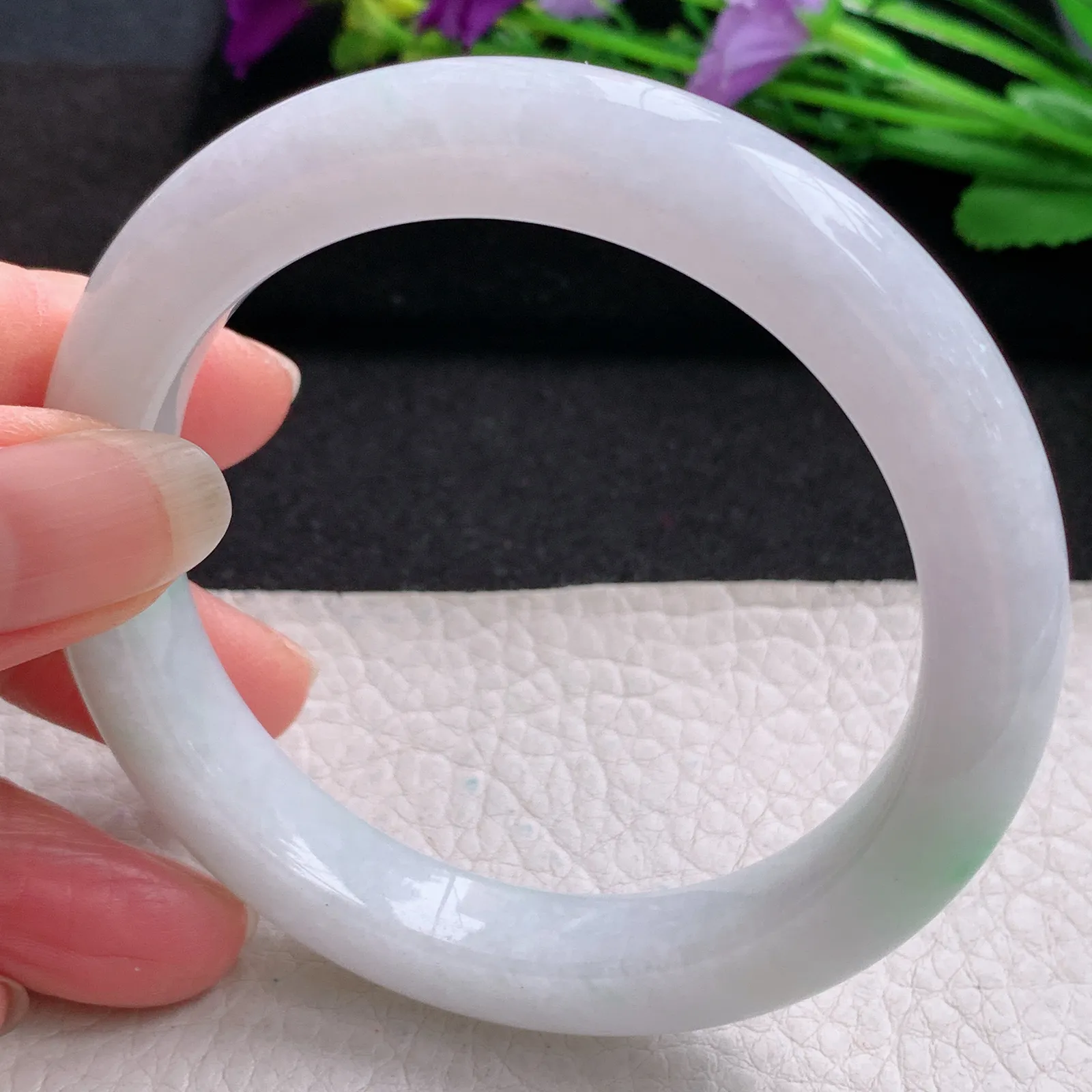 yh实拍57.5*10.5*9.5平安镯 缅甸翡翠精美白底青水润宽边玉手镯 玉手环