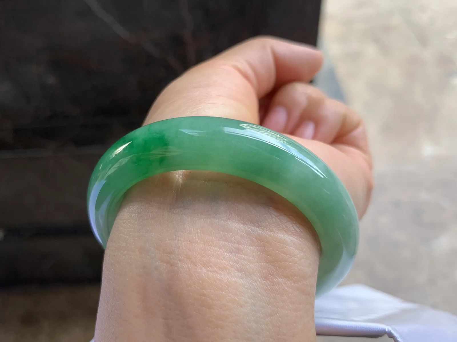 51-12.3-8.5mm
带色手镯 底子细腻 感受漂亮 小手福利 推荐