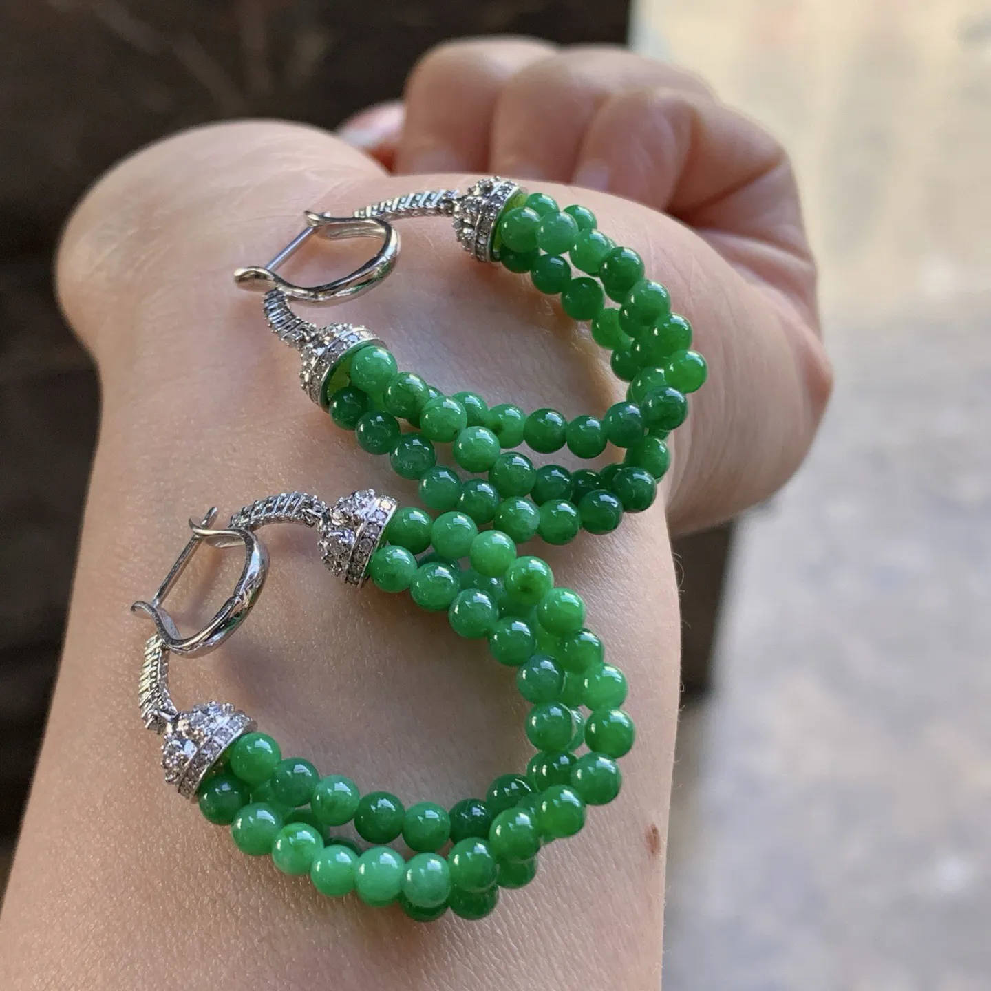 金钻镶嵌辣绿色耳坠^_^鲜艳 浓郁 尺寸3.5