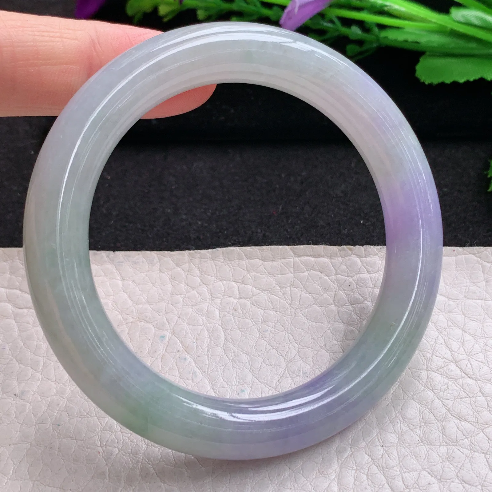 p实拍54*10美人镯 缅甸翡翠精美冰胶秀气春带彩圆条玉手镯 叮当镯