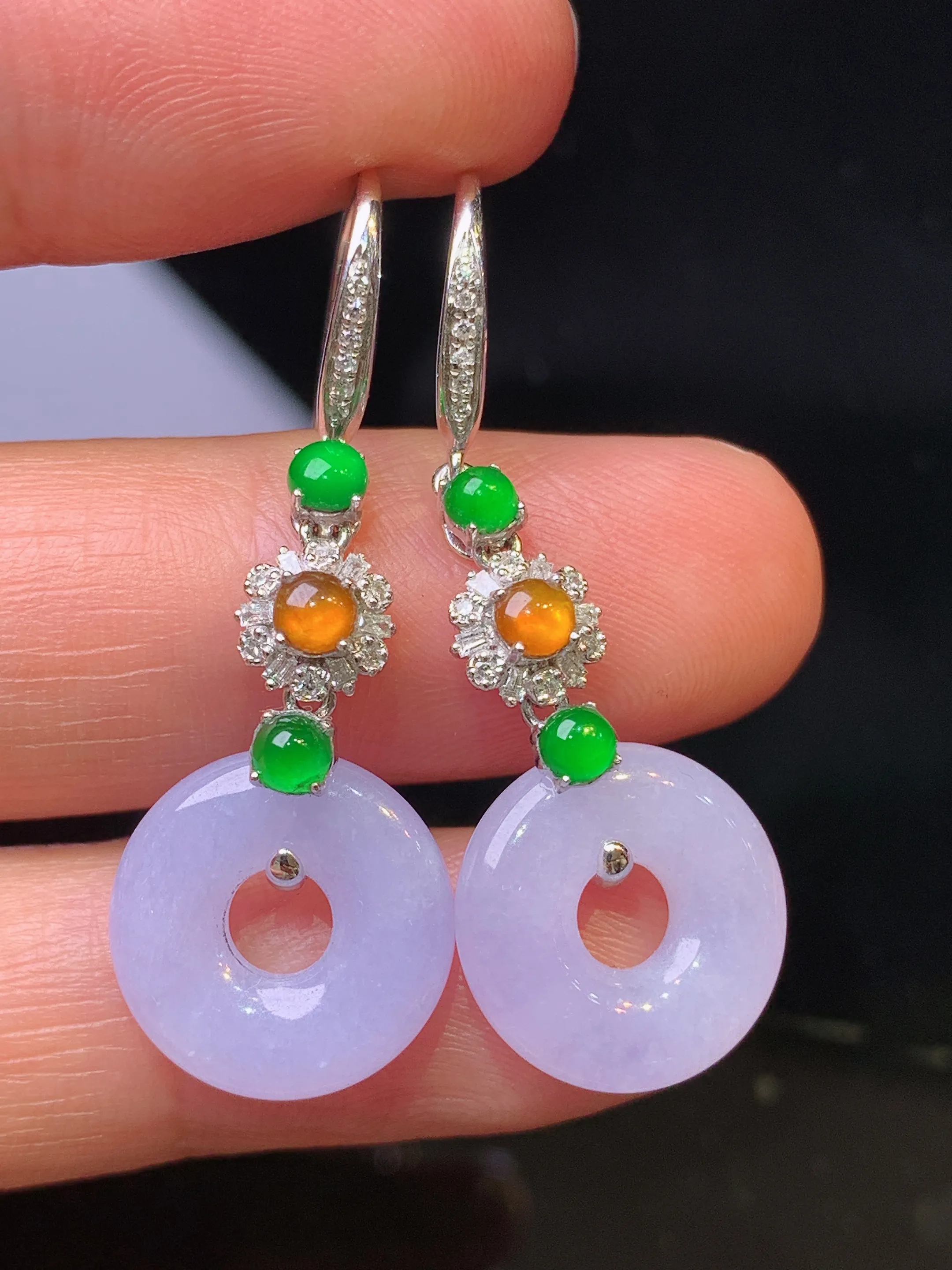 18k金钻镶嵌紫罗兰平安扣耳坠 玉质细腻 色泽清新艳丽 整体尺寸37.8*13.5*3.5