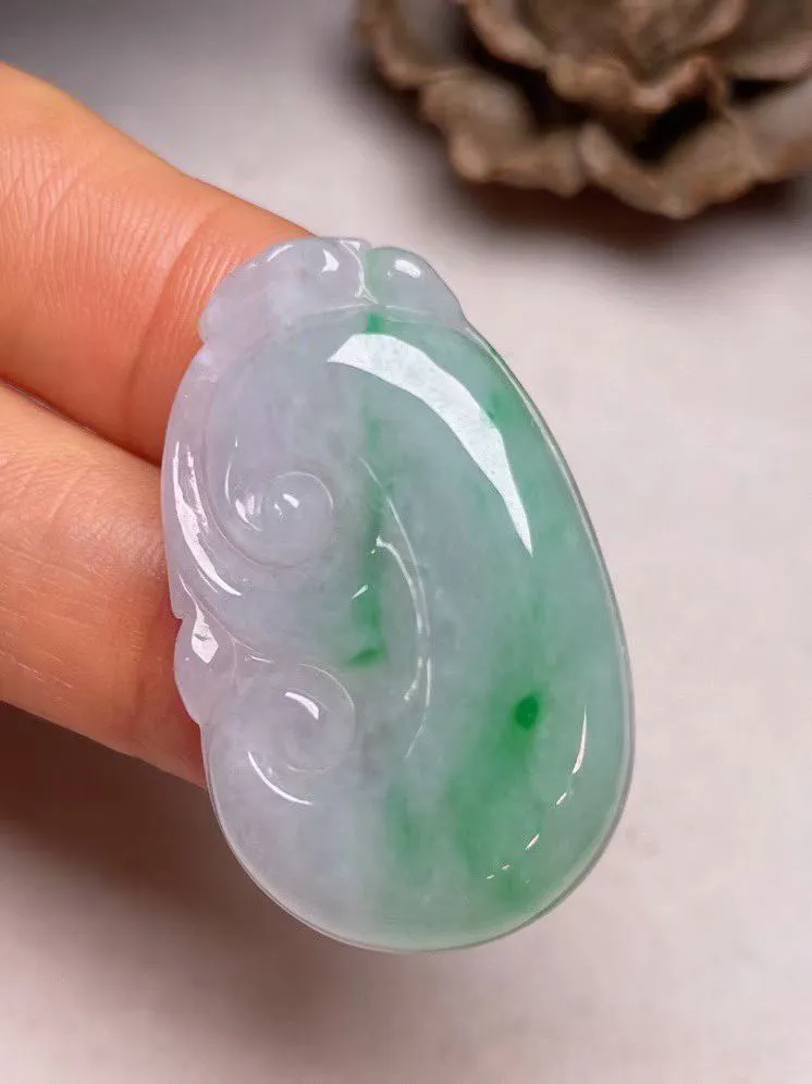 冰糯种飘绿【如意】吊坠，种水好，玉质细腻 ，卖相好