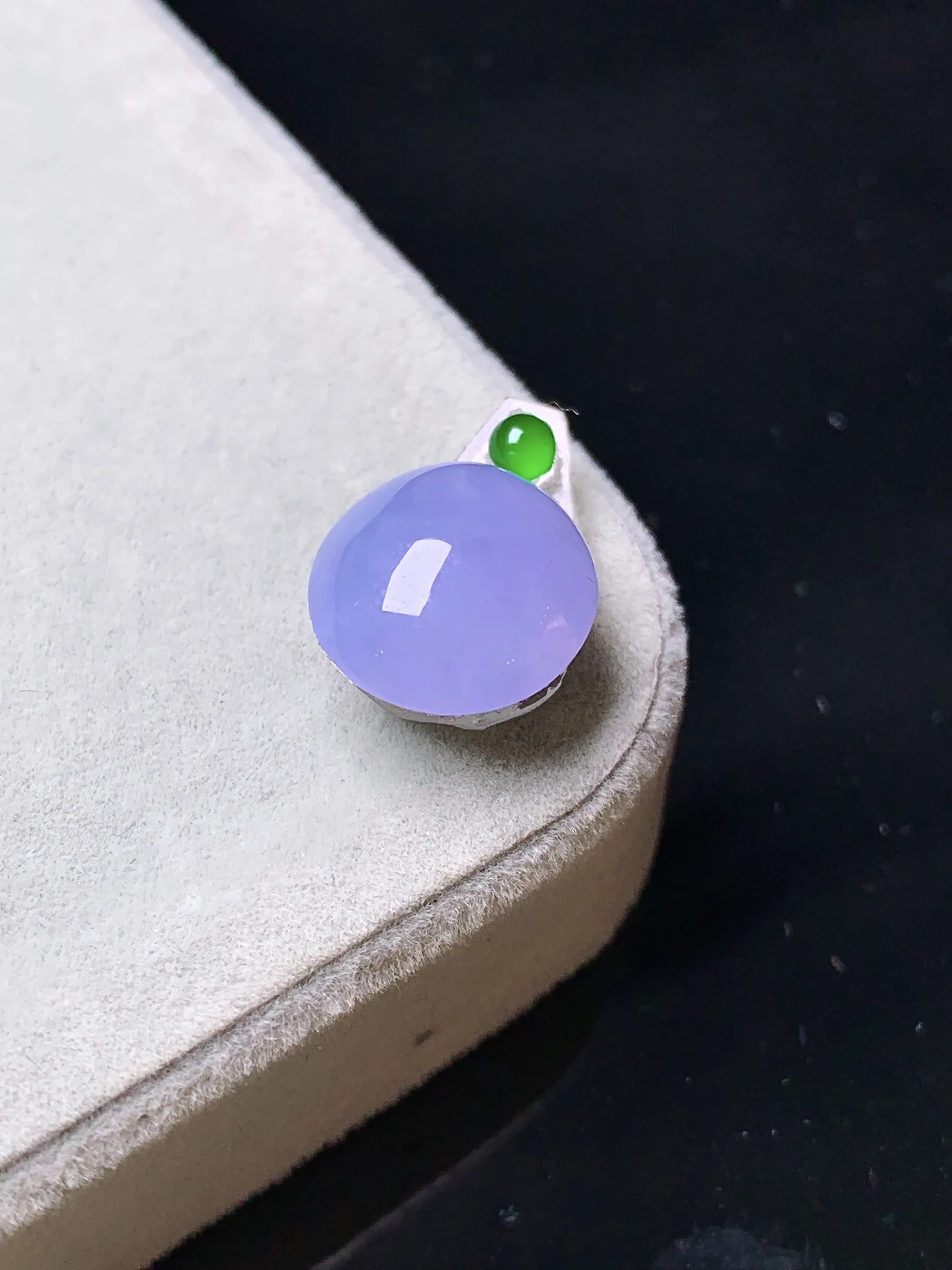 镶嵌款 紫罗兰蛋面吊坠 玉质细腻 色泽清新艳丽 整体尺寸12*11.3*6.2