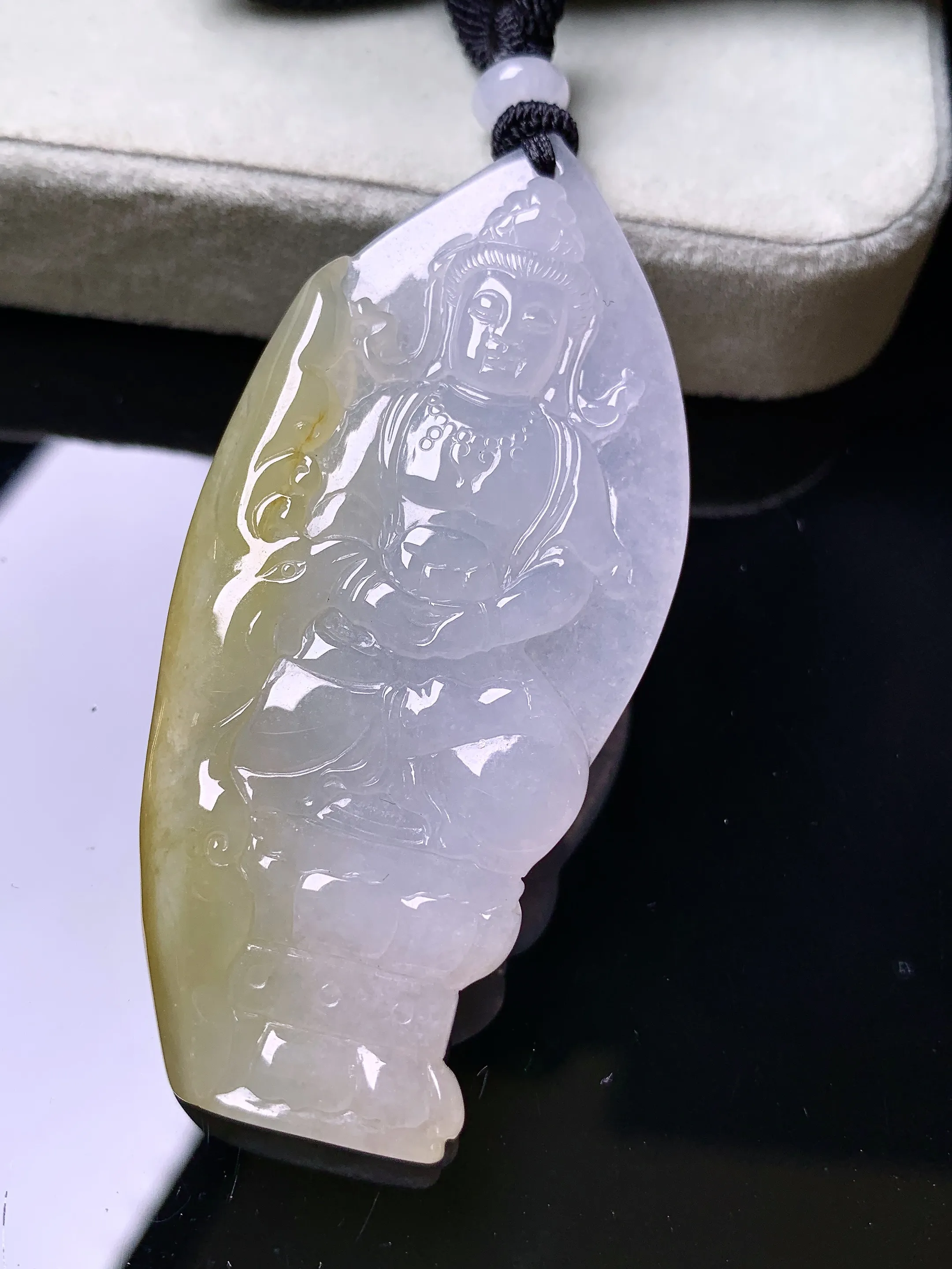 飘黄翡度母观音菩萨吊坠 玉质细腻 色泽清新艳丽 整体尺寸61*29.2*5.5